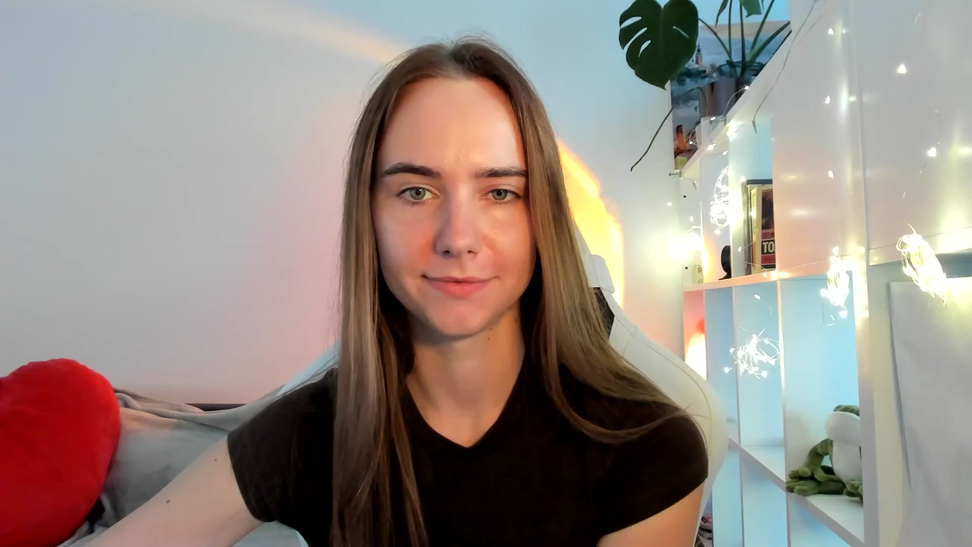 Gallery image thumbnail from OhAlisa's myfreecams stream on, 09/09/2025, 16:16 image 13 of 20