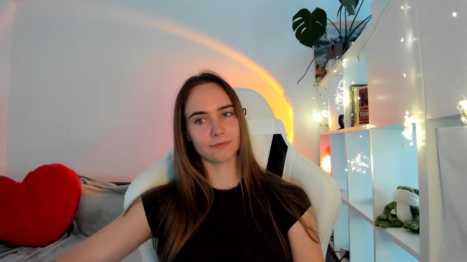 Gallery image thumbnail from OhAlisa's myfreecams stream on, 09/09/2025, 16:16 image 12 of 20