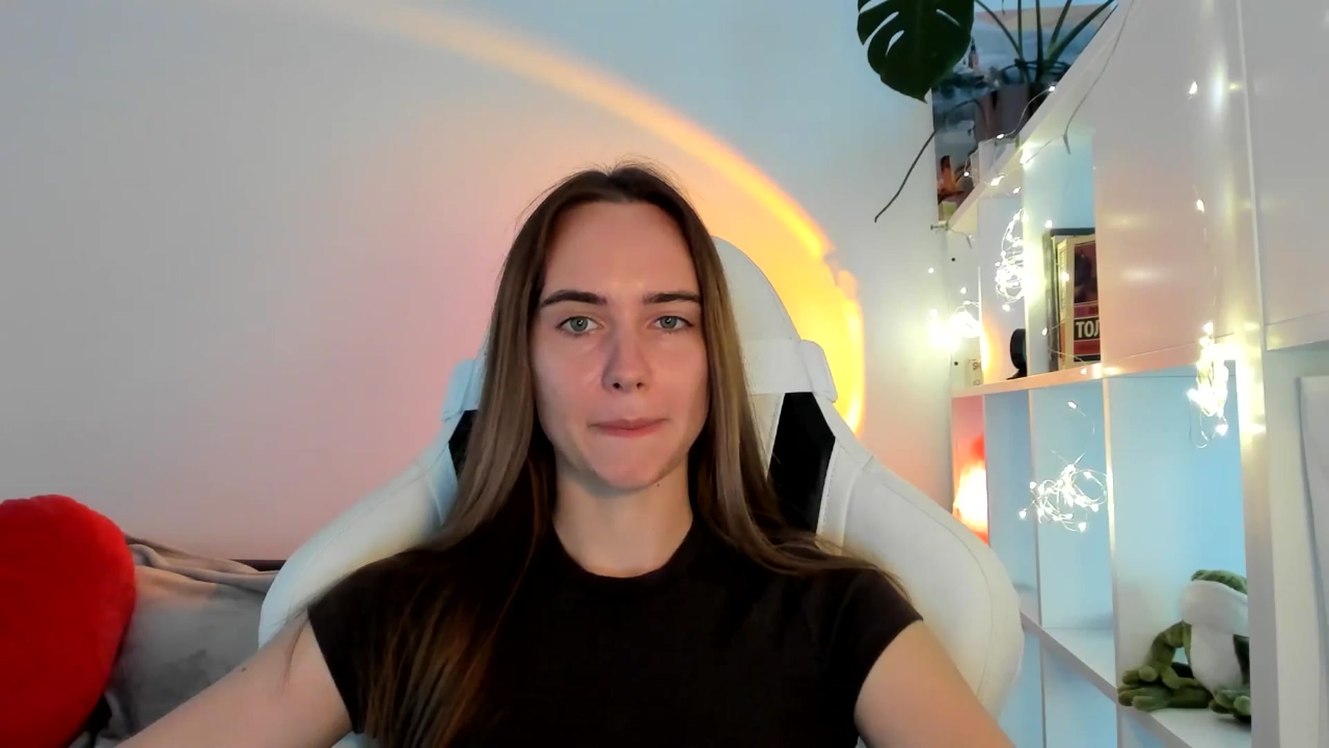 Gallery image thumbnail from OhAlisa's myfreecams stream on, 09/09/2025, 16:16 image 18 of 20