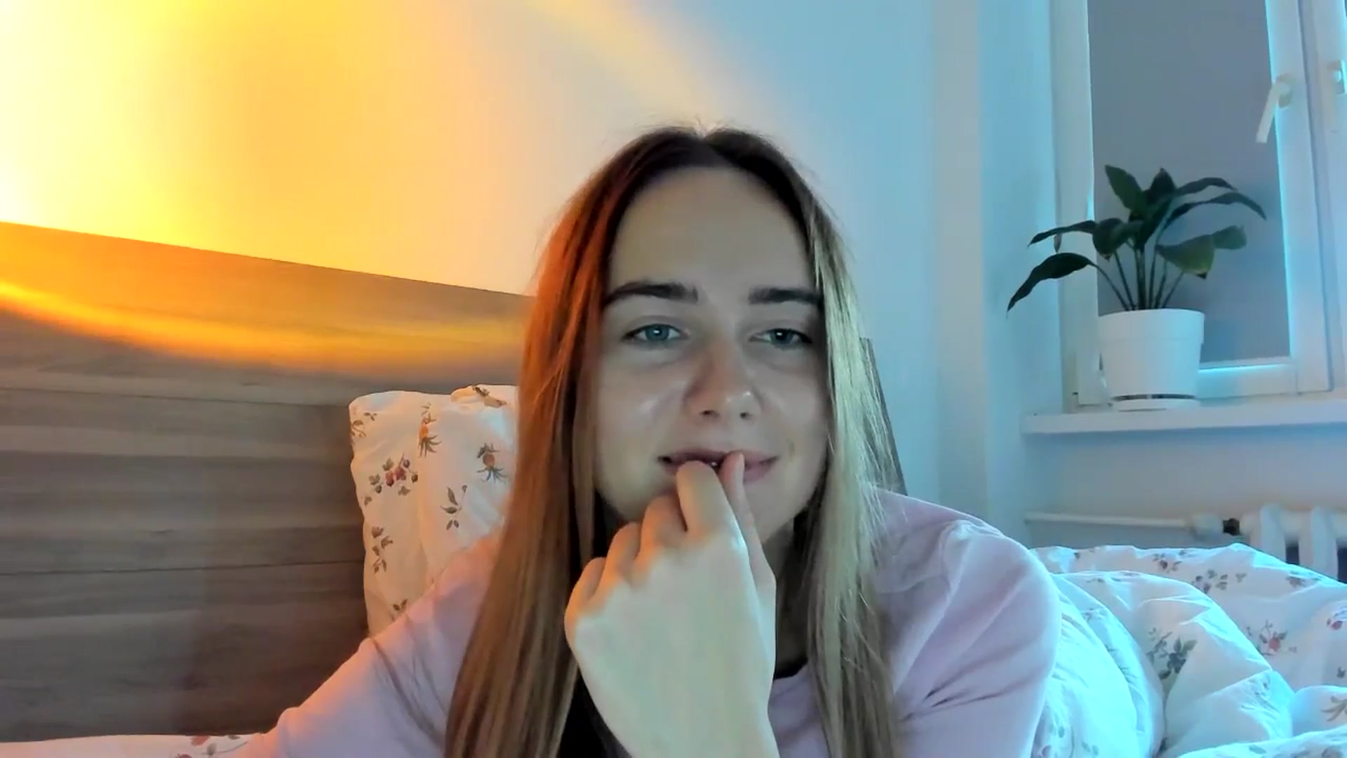Gallery image thumbnail from OhAlisa's myfreecams stream on, 09/15/2025, 17:01 image 8 of 20