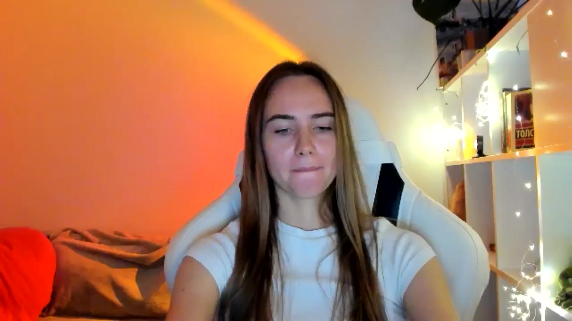 Gallery image thumbnail from OhAlisa's myfreecams stream on, 09/25/2025, 15:27 image 15 of 20