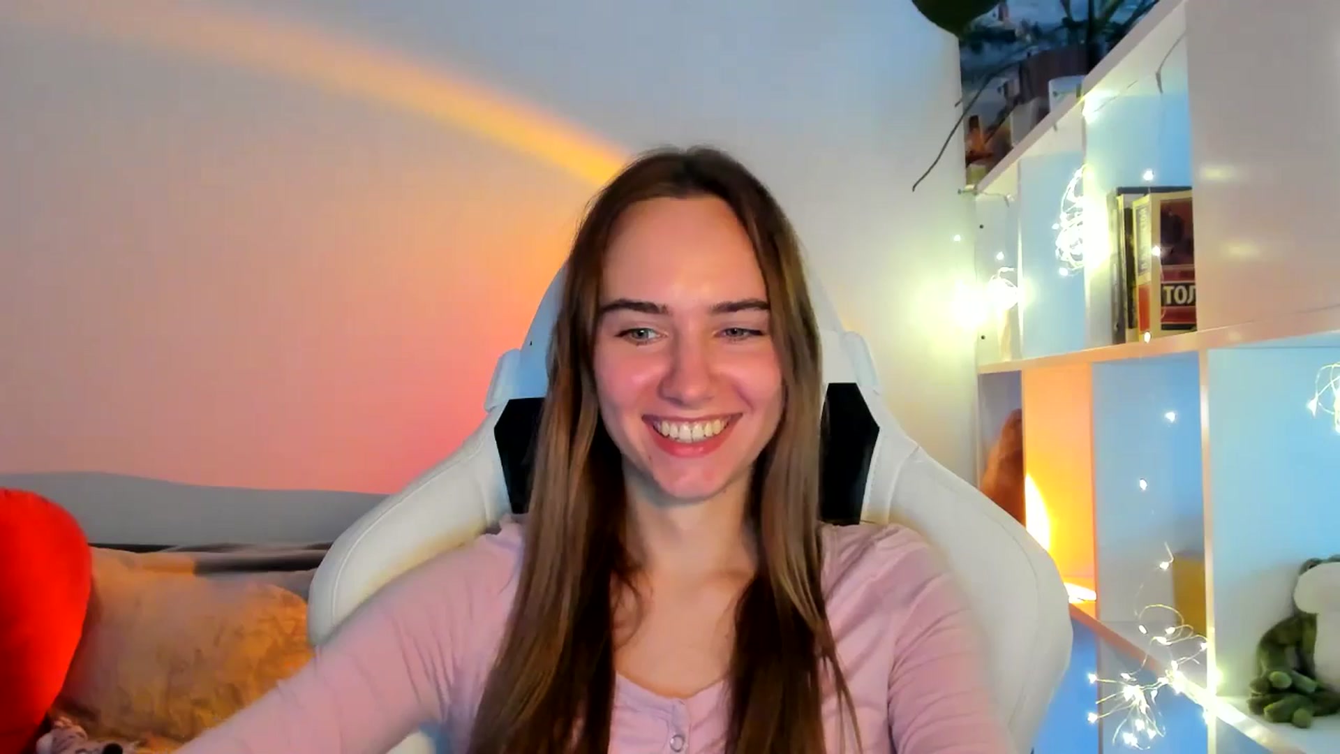 Gallery image thumbnail from OhAlisa's myfreecams stream on, 10/01/2025, 16:48 image 10 of 20