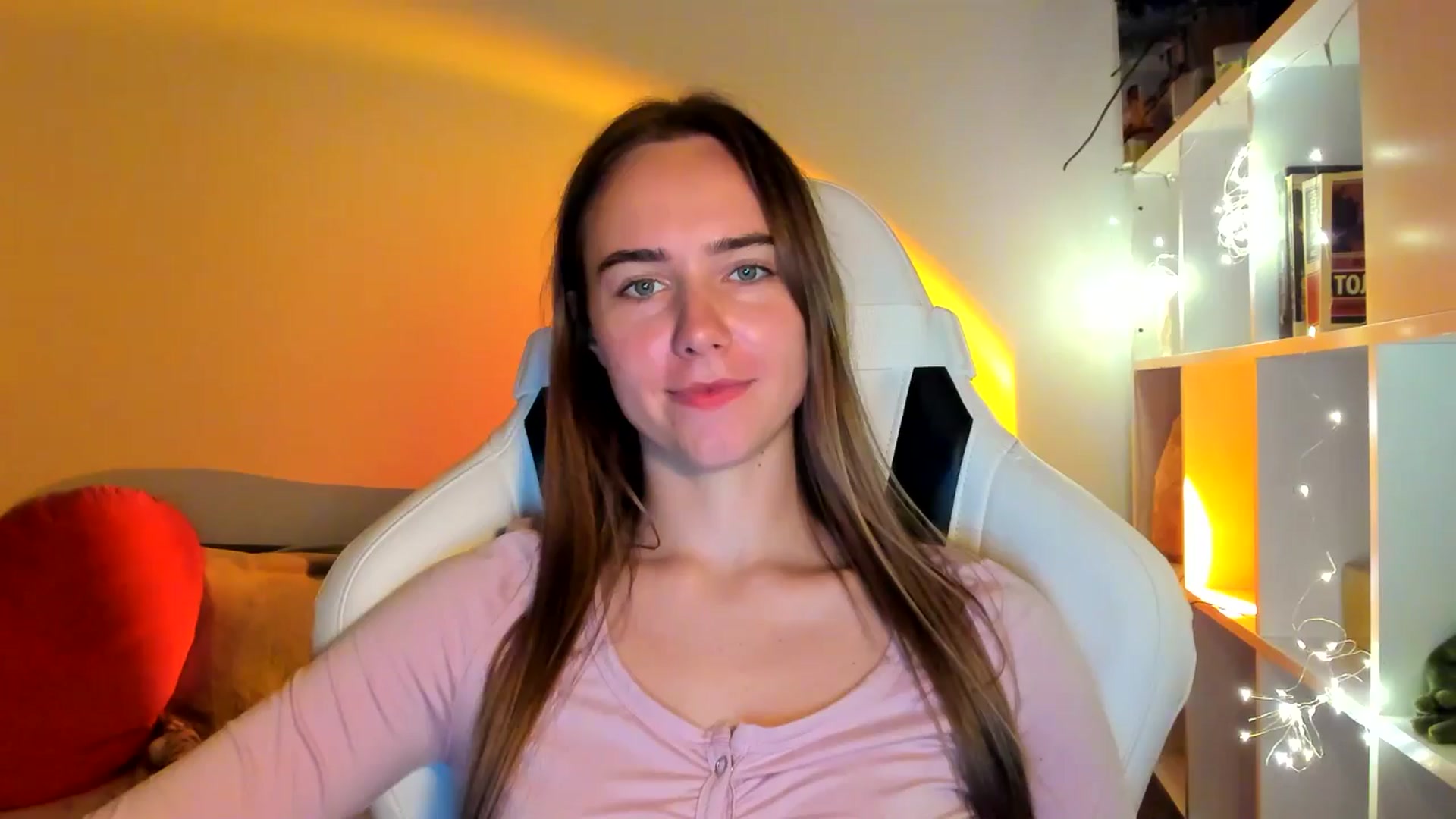 Gallery image thumbnail from OhAlisa's myfreecams stream on, 10/01/2025, 16:48 image 19 of 20