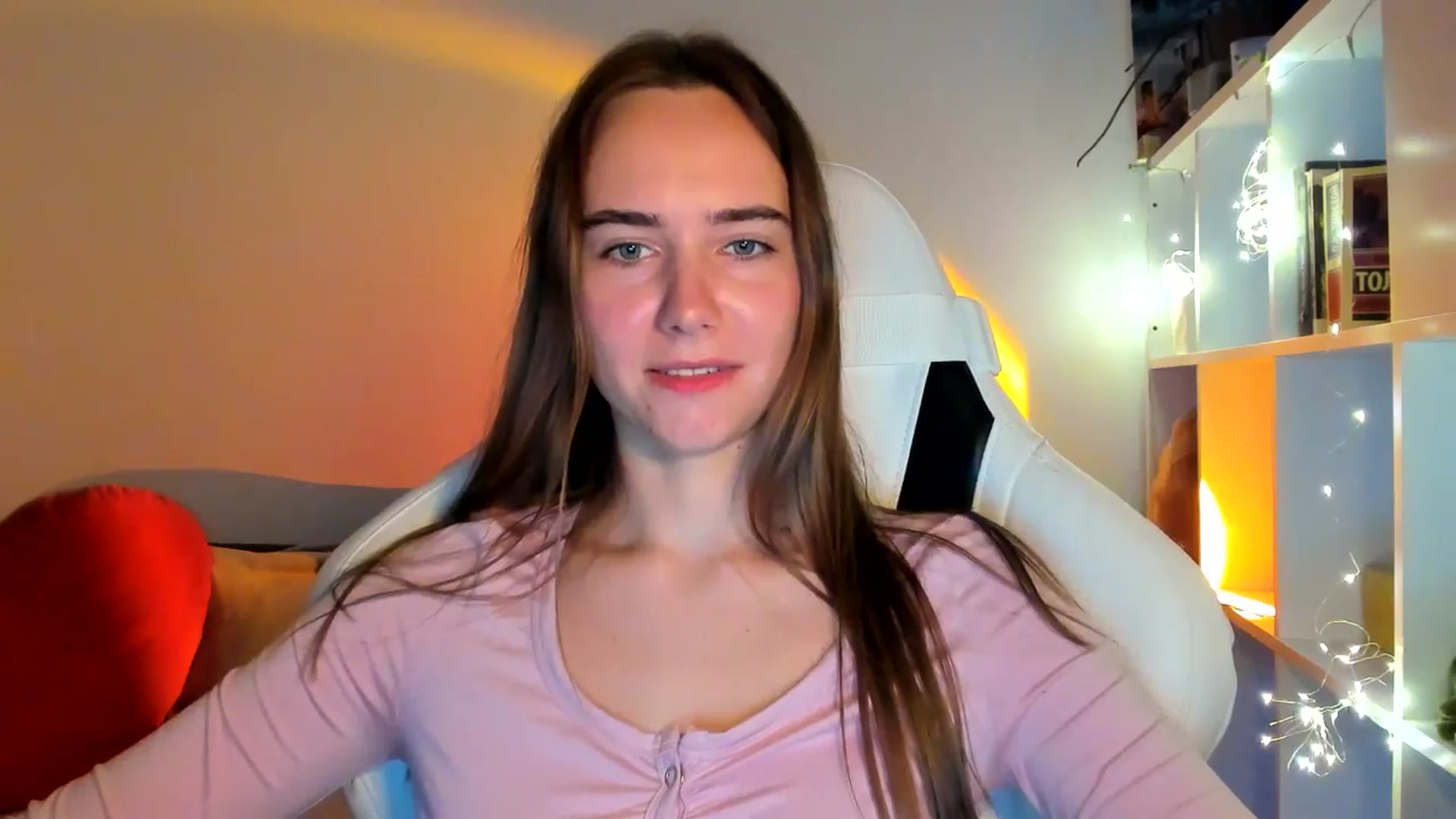 Gallery image thumbnail from OhAlisa's myfreecams stream on, 10/01/2025, 16:48 image 14 of 20