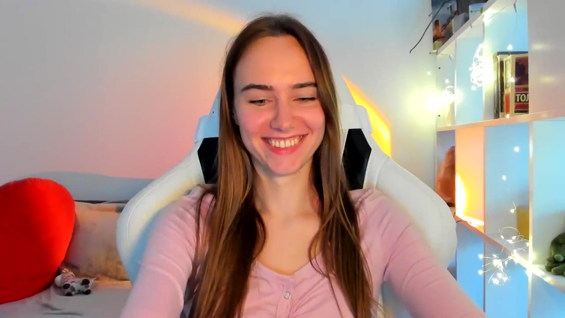 Gallery image thumbnail from OhAlisa's myfreecams stream on, 10/01/2025, 16:48 image 3 of 20