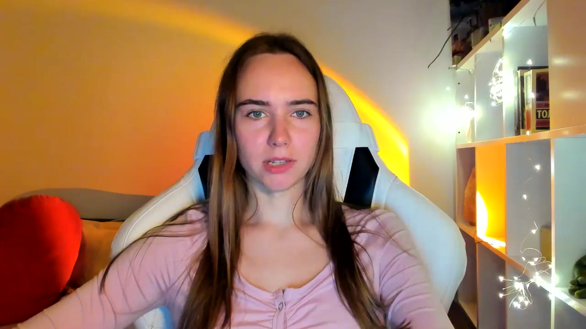 Gallery image thumbnail from OhAlisa's myfreecams stream on, 10/01/2025, 16:48 image 18 of 20