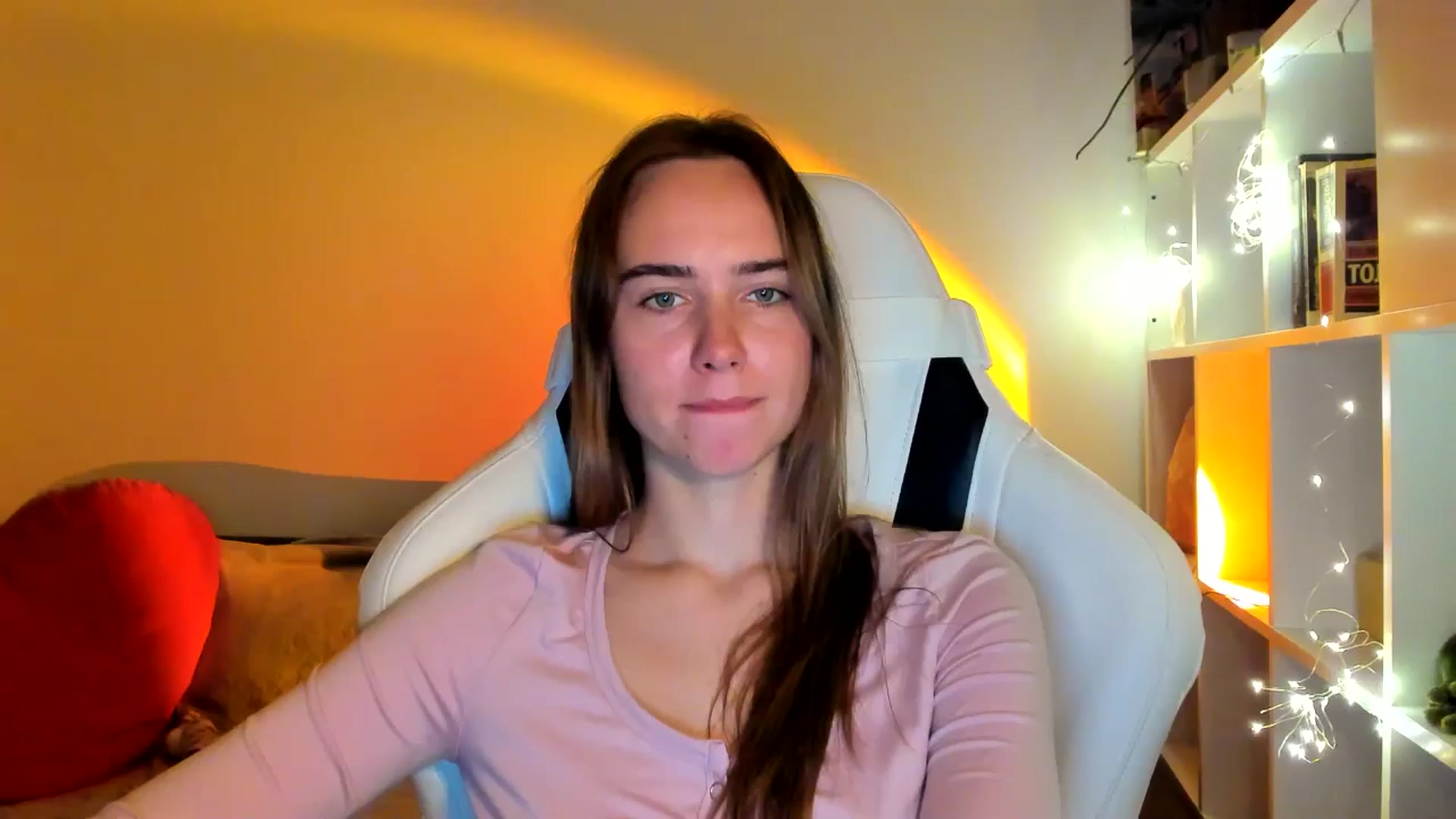 Gallery image thumbnail from OhAlisa's myfreecams stream on, 10/01/2025, 18:02 image 11 of 20