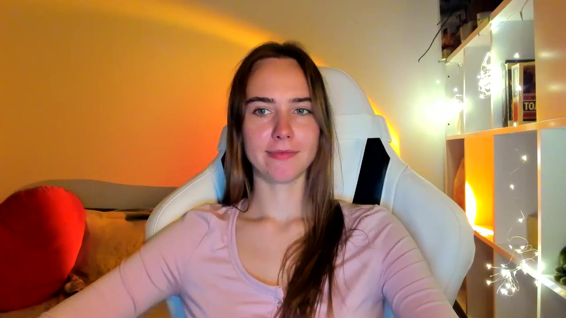 Gallery image thumbnail from OhAlisa's myfreecams stream on, 10/01/2025, 18:02 image 13 of 20