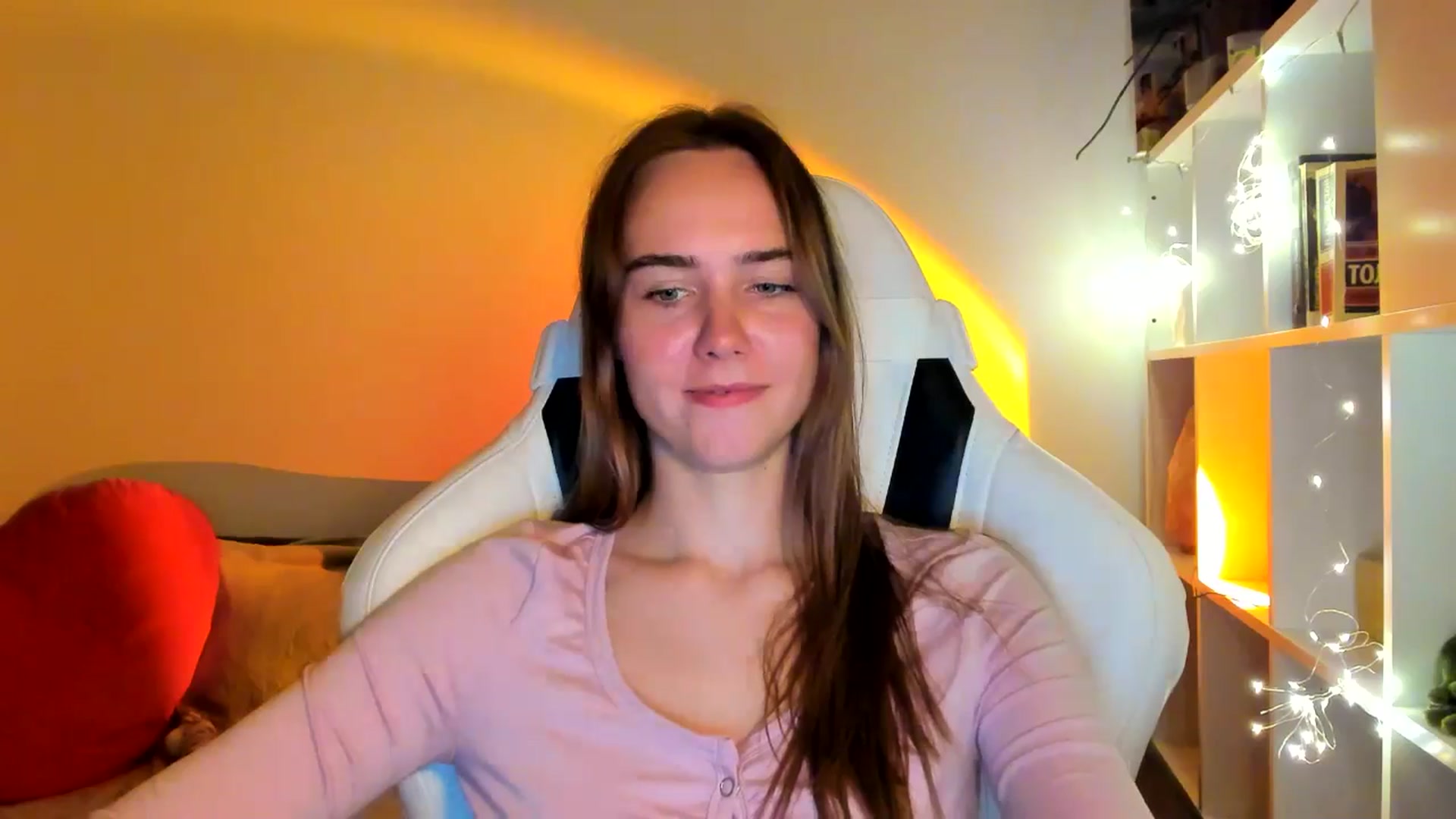 Gallery image thumbnail from OhAlisa's myfreecams stream on, 10/01/2025, 18:02 image 4 of 20