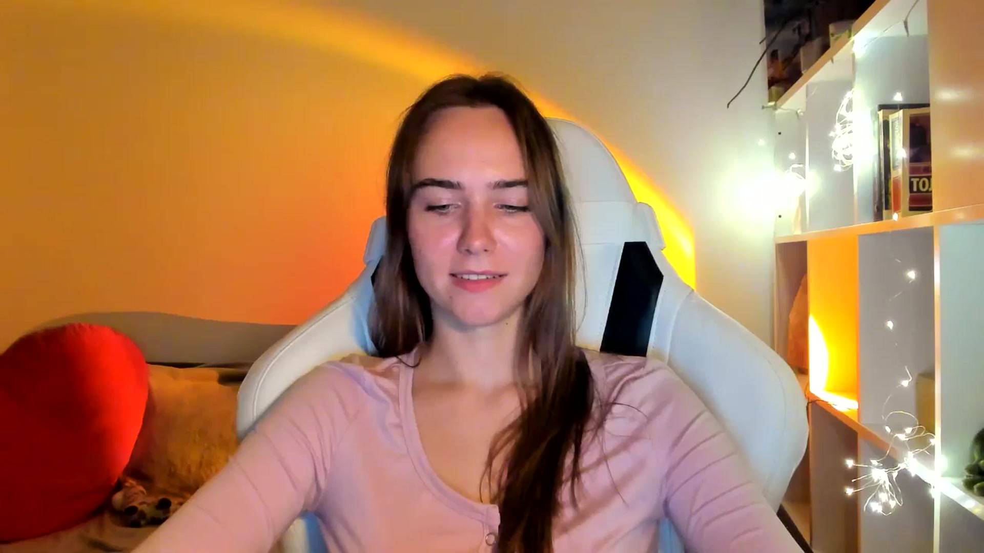 Gallery image thumbnail from OhAlisa's myfreecams stream on, 10/01/2025, 18:02 image 9 of 20