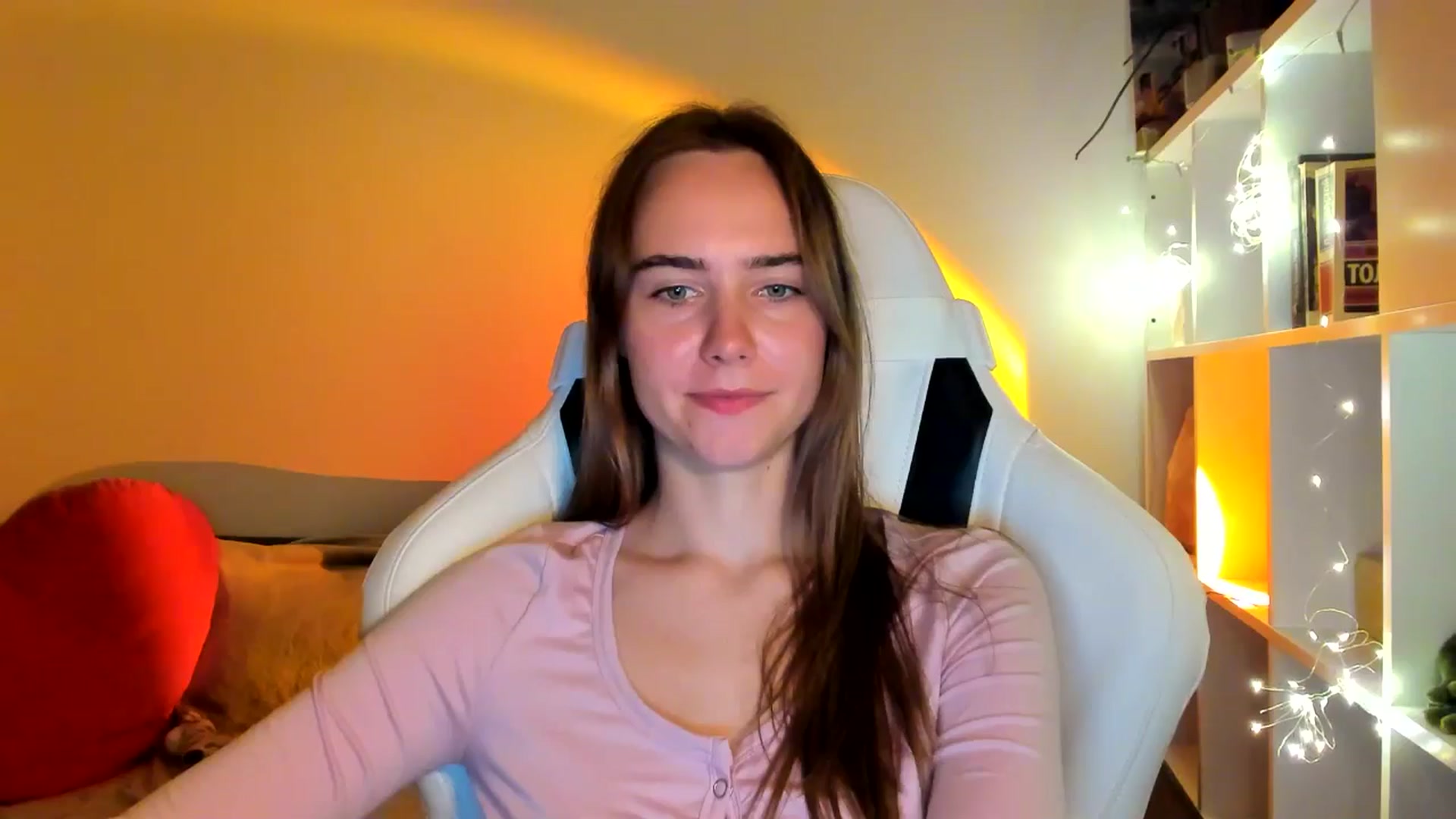 Gallery image thumbnail from OhAlisa's myfreecams stream on, 10/01/2025, 18:02 image 3 of 20