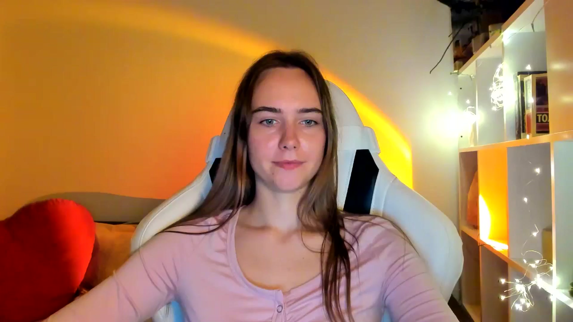 Gallery image thumbnail from OhAlisa's myfreecams stream on, 10/01/2025, 18:36 image 10 of 20