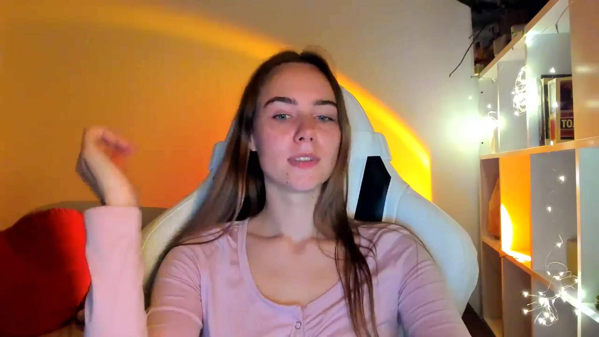 Gallery image thumbnail from OhAlisa's myfreecams stream on, 10/01/2025, 18:36 image 8 of 20