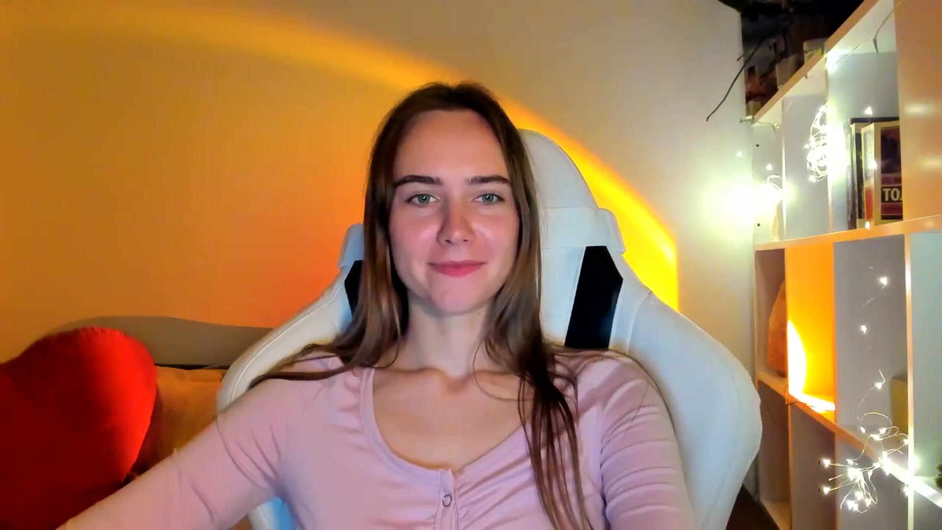 Gallery image thumbnail from OhAlisa's myfreecams stream on, 10/01/2025, 18:36 image 6 of 20