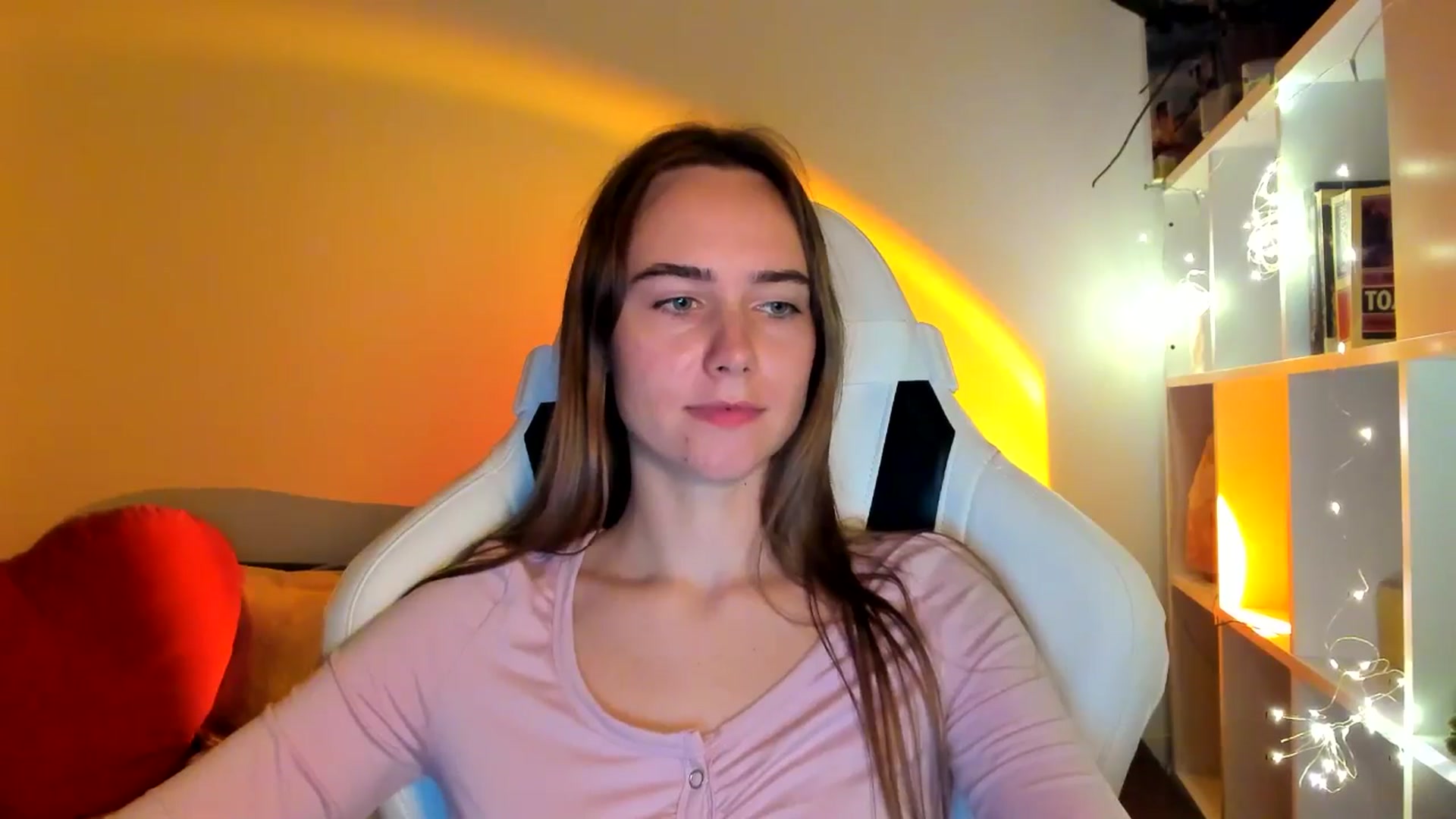 Gallery image thumbnail from OhAlisa's myfreecams stream on, 10/01/2025, 18:36 image 2 of 20