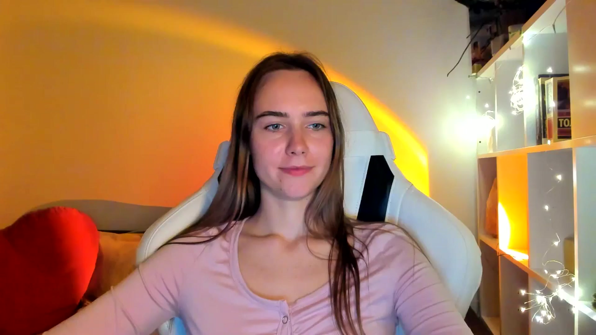 Gallery image thumbnail from OhAlisa's myfreecams stream on, 10/01/2025, 18:36 image 9 of 20