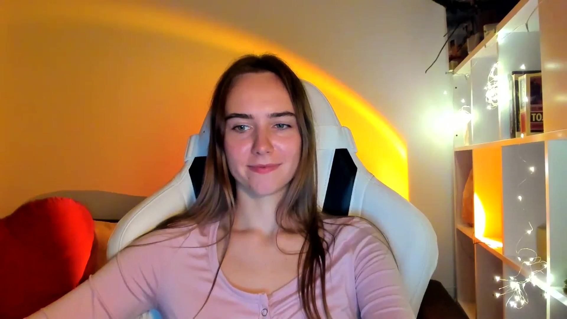 Gallery image thumbnail from OhAlisa's myfreecams stream on, 10/01/2025, 18:36 image 15 of 20