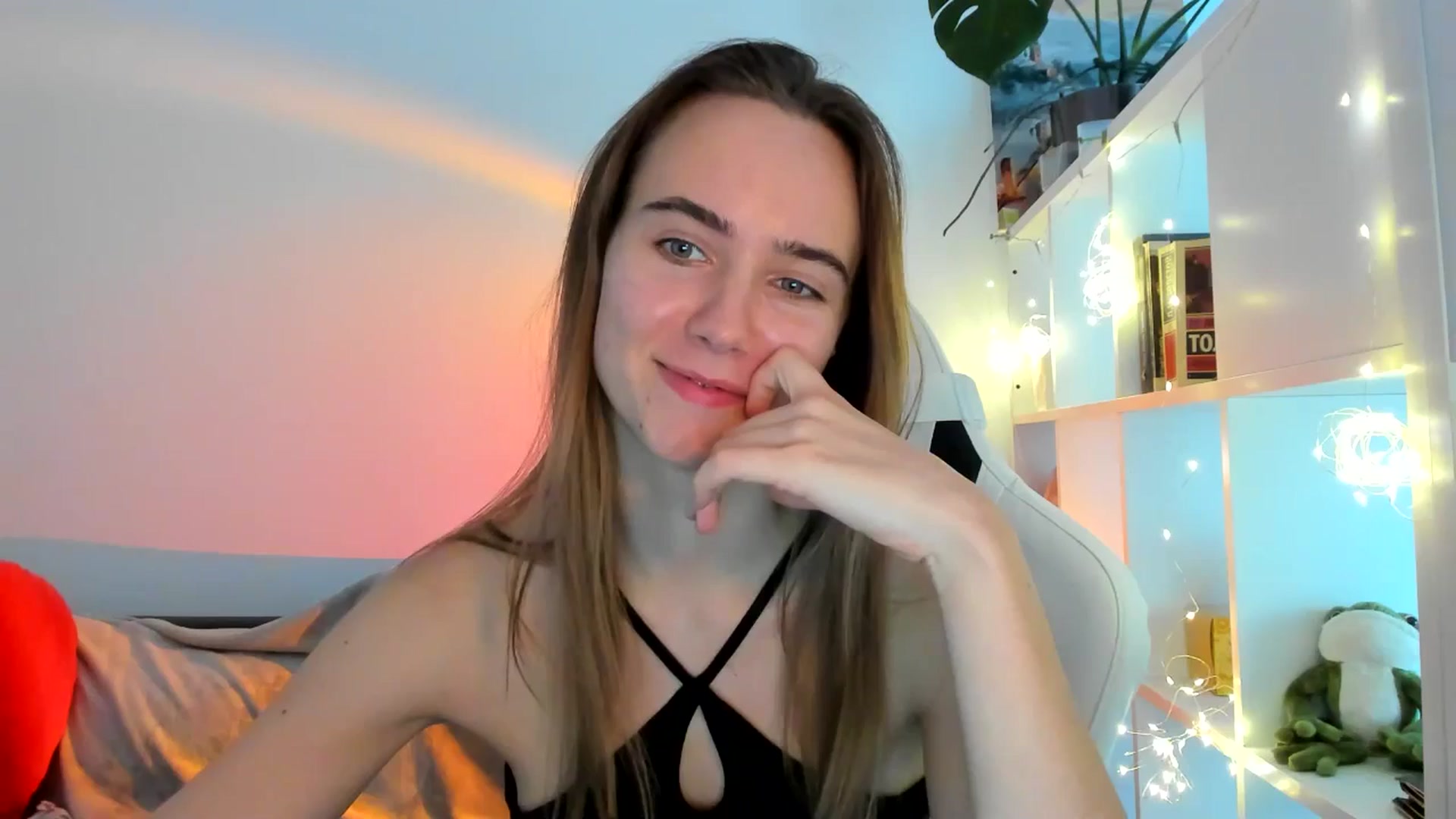 Gallery image thumbnail from OhAlisa's myfreecams stream on, 10/02/2025, 18:56 image 1 of 20