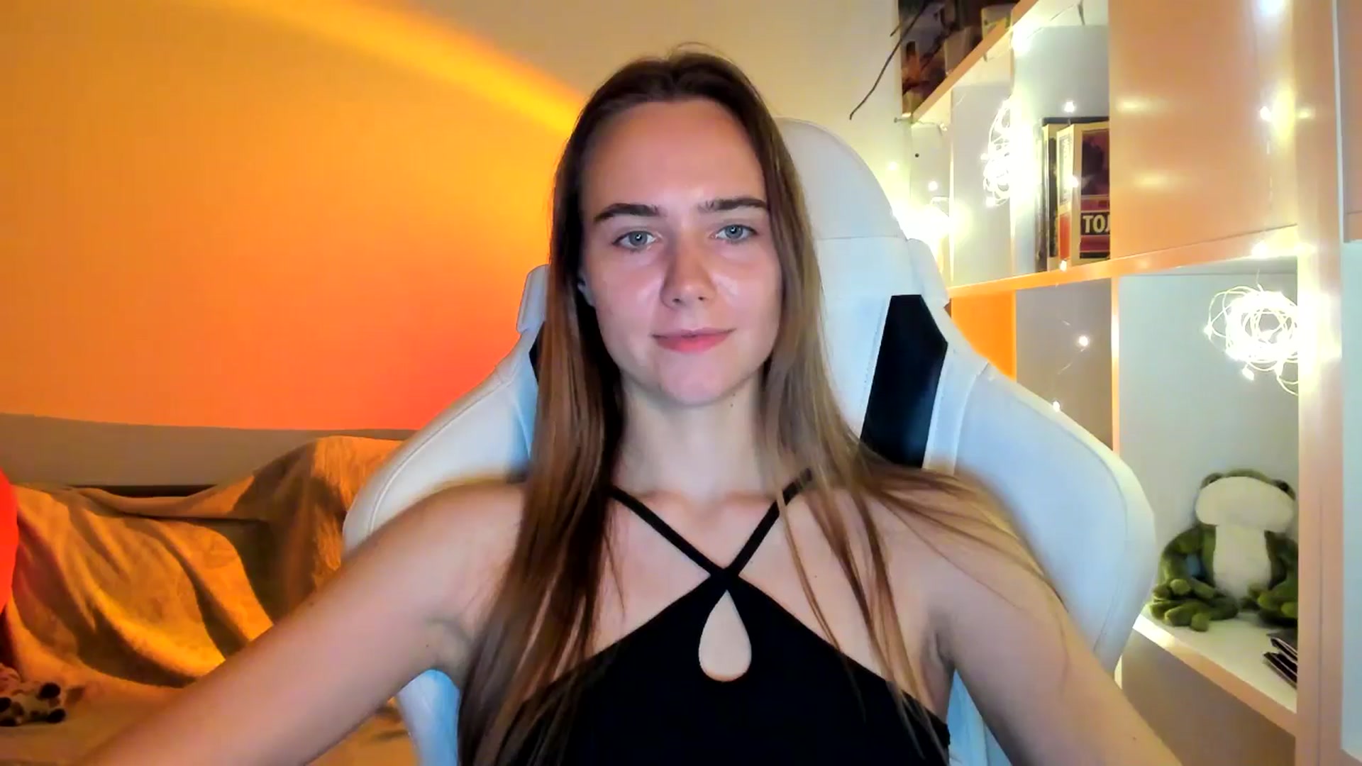 Gallery image thumbnail from OhAlisa's myfreecams stream on, 10/02/2025, 18:56 image 9 of 20