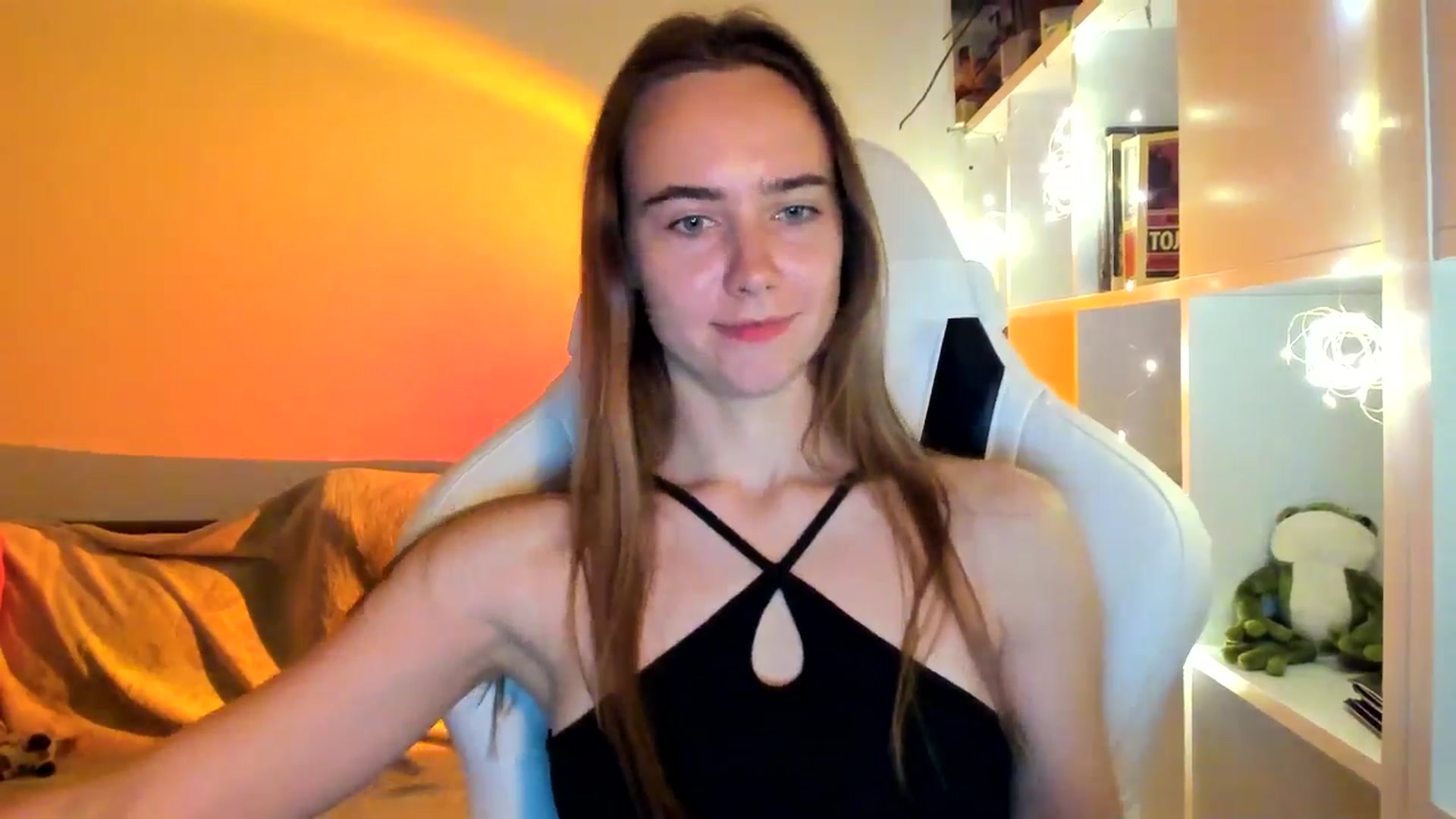 Gallery image thumbnail from OhAlisa's myfreecams stream on, 10/02/2025, 18:56 image 11 of 20