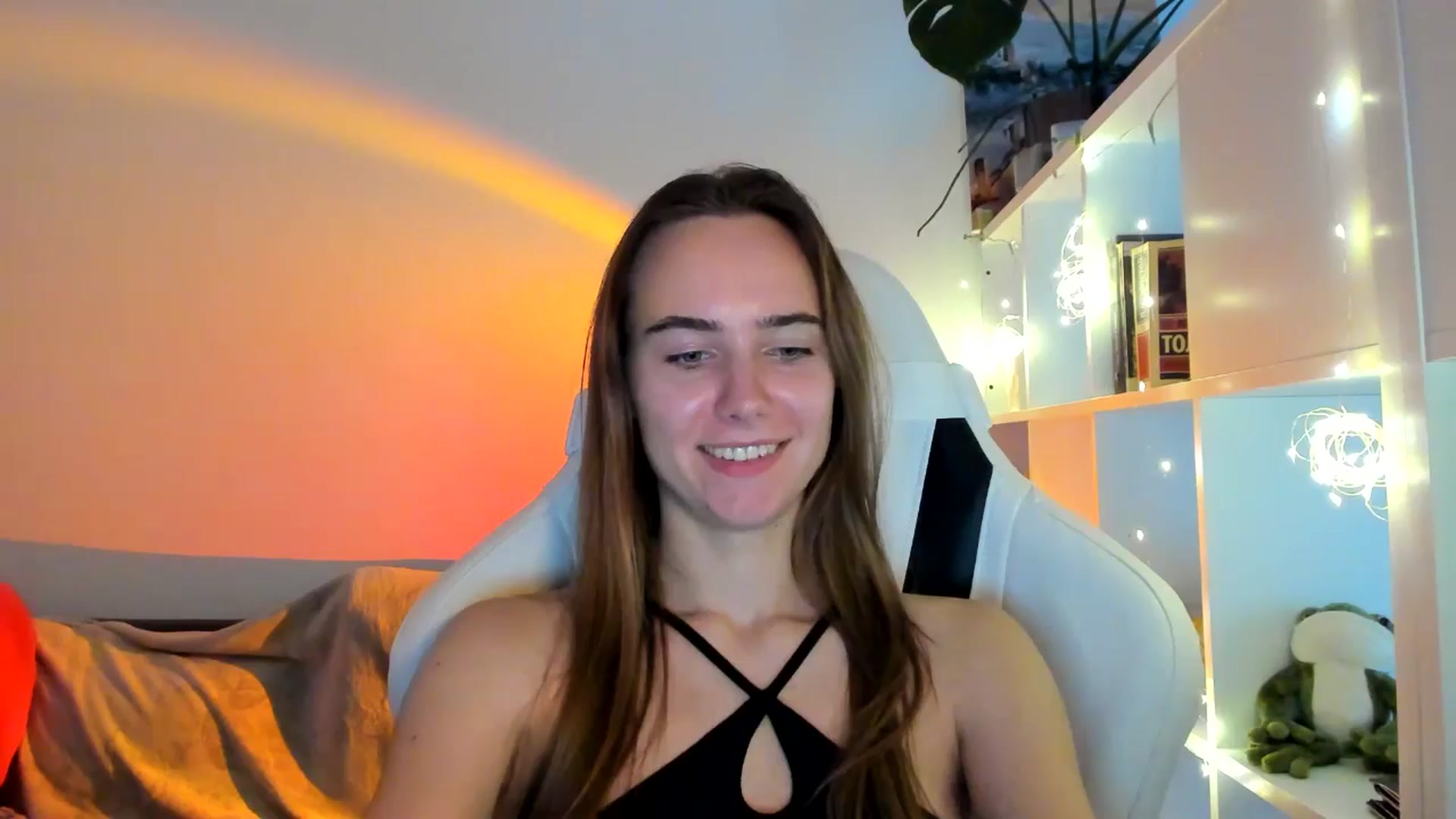 Gallery image thumbnail from OhAlisa's myfreecams stream on, 10/02/2025, 18:56 image 5 of 20