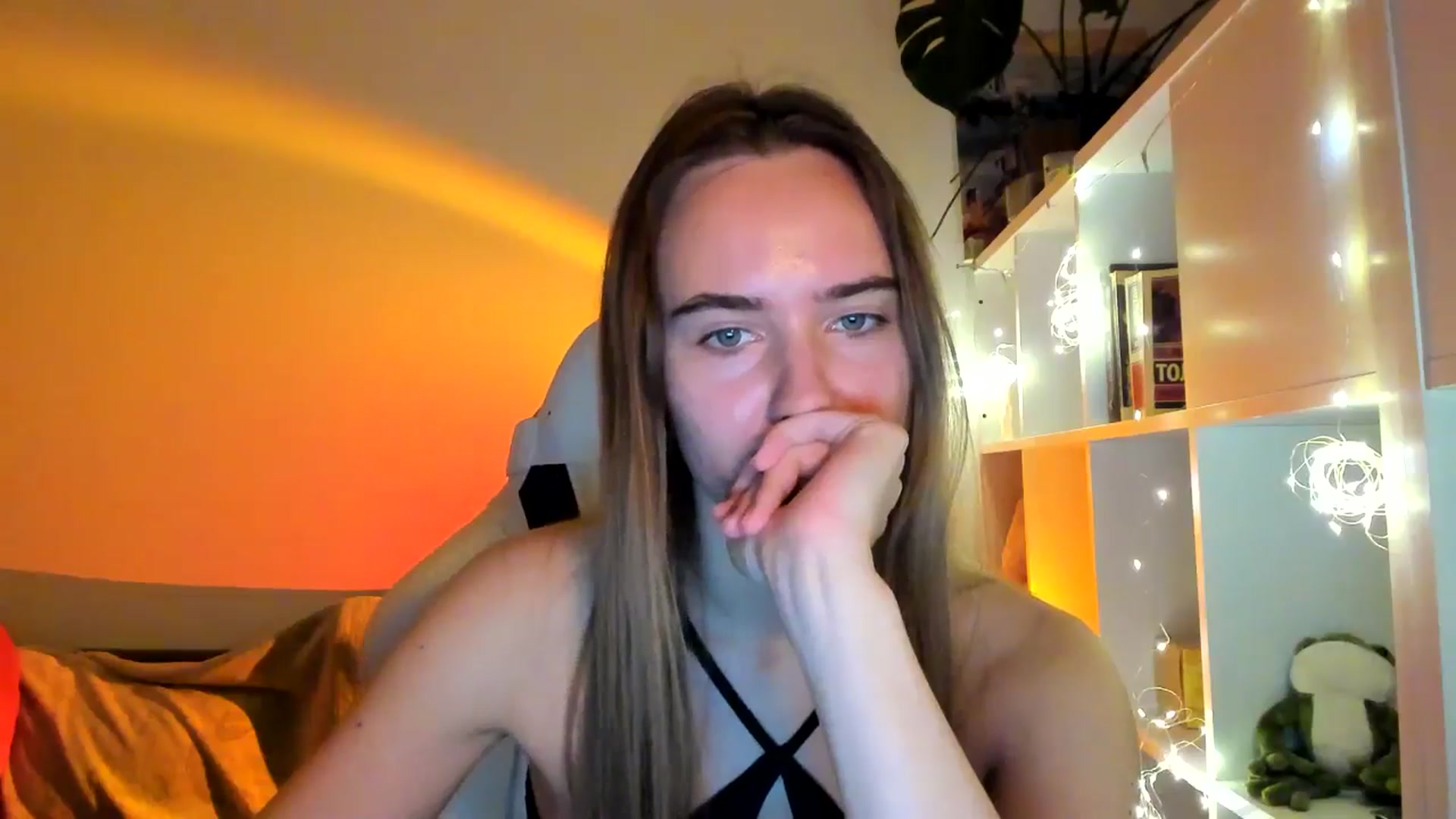 Gallery image thumbnail from OhAlisa's myfreecams stream on, 10/02/2025, 18:56 image 20 of 20