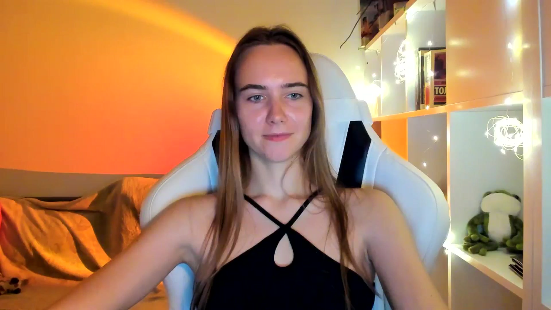 Gallery image thumbnail from OhAlisa's myfreecams stream on, 10/02/2025, 18:56 image 12 of 20