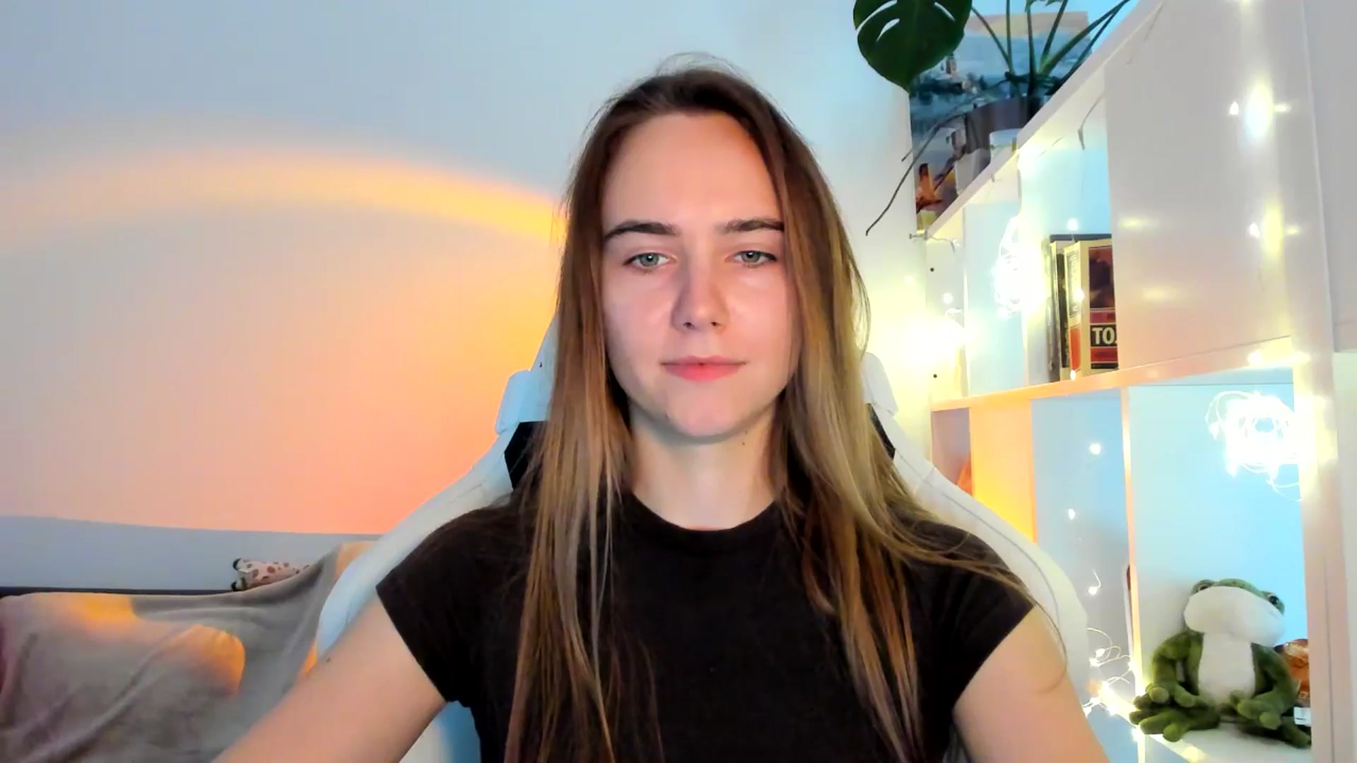 Gallery image thumbnail from OhAlisa's myfreecams stream on, 10/03/2025, 15:54 image 5 of 20