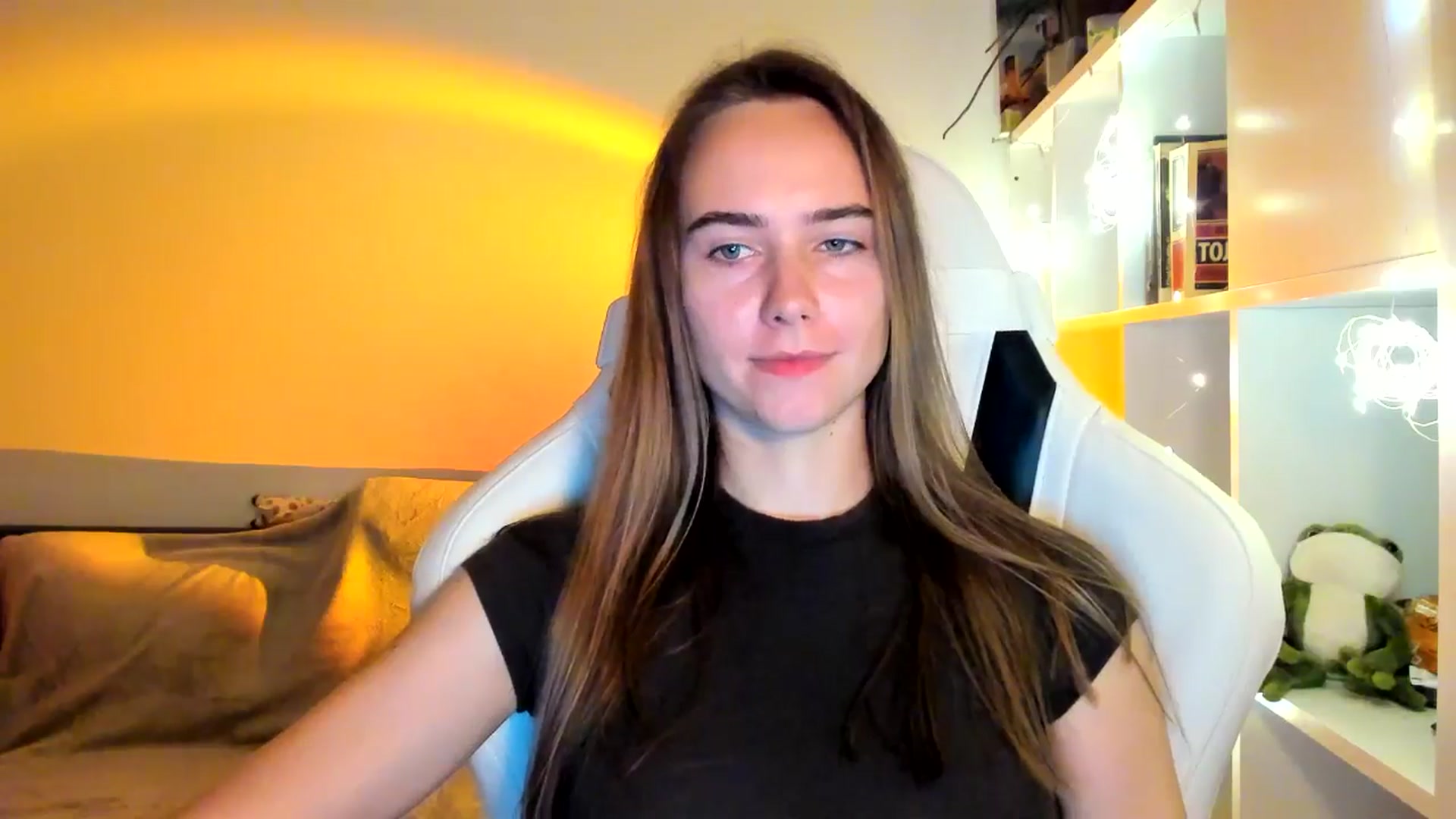 Gallery image thumbnail from OhAlisa's myfreecams stream on, 10/03/2025, 17:11 image 17 of 20