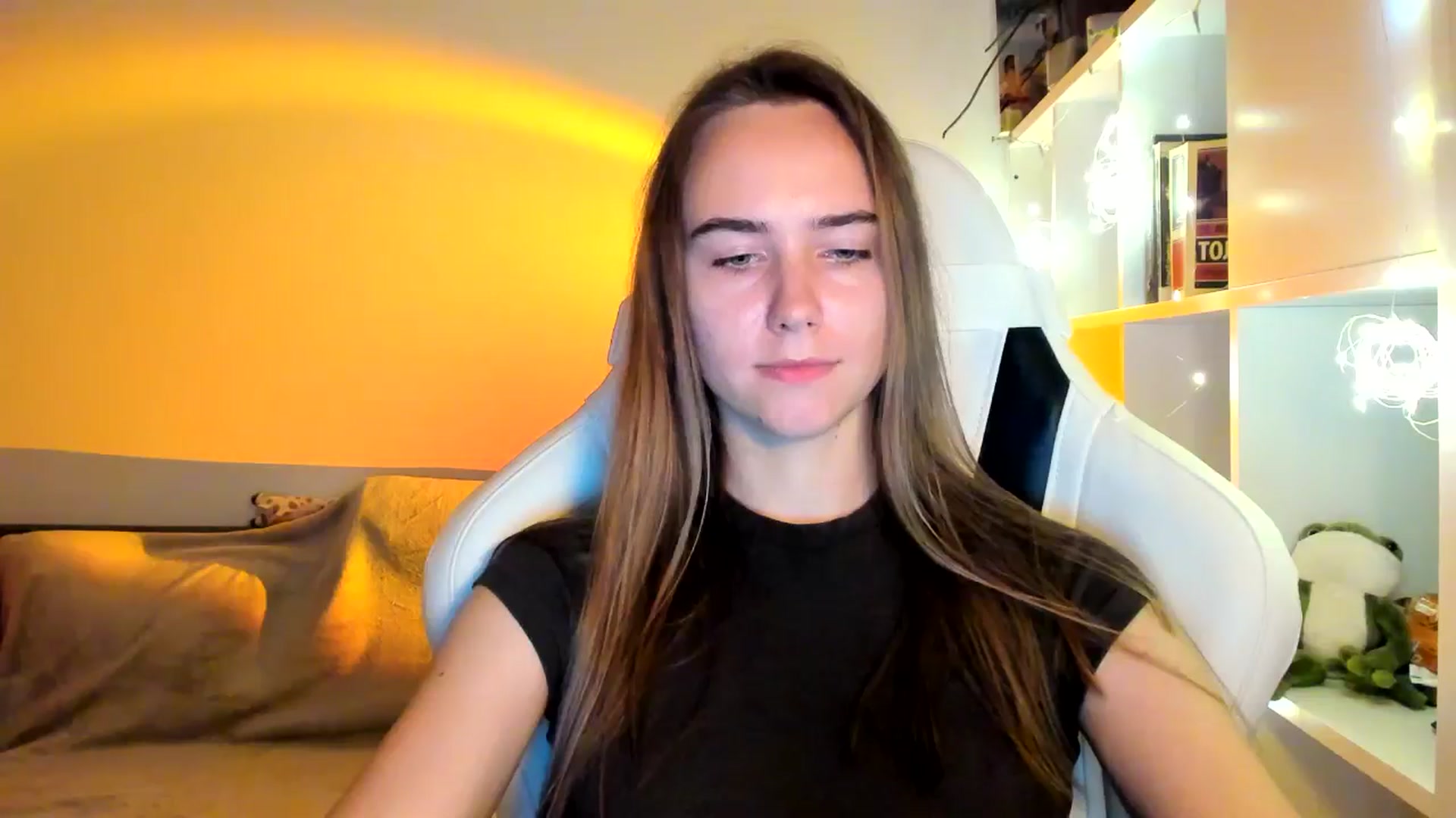 Gallery image thumbnail from OhAlisa's myfreecams stream on, 10/03/2025, 17:11 image 19 of 20