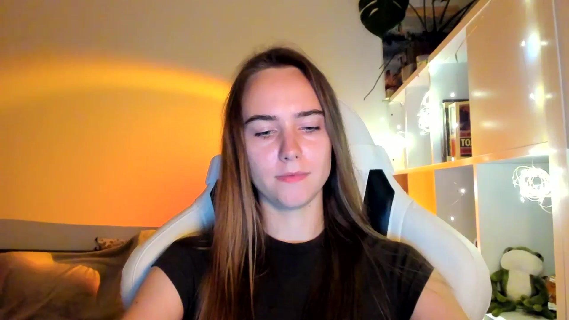 Gallery image thumbnail from OhAlisa's myfreecams stream on, 10/03/2025, 17:11 image 12 of 20