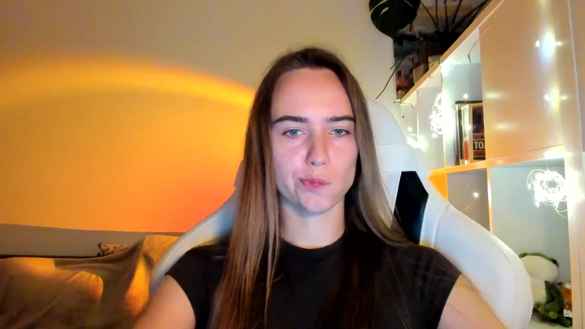 Gallery image thumbnail from OhAlisa's myfreecams stream on, 10/03/2025, 17:11 image 13 of 20