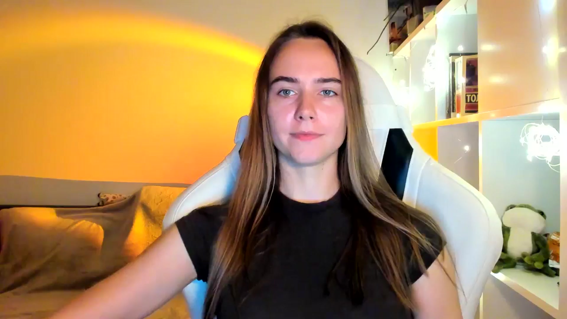 Gallery image thumbnail from OhAlisa's myfreecams stream on, 10/03/2025, 17:11 image 18 of 20