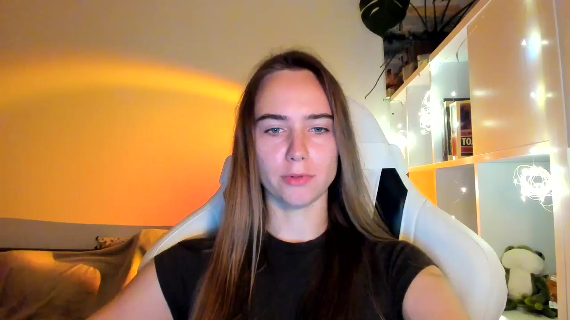 Gallery image thumbnail from OhAlisa's myfreecams stream on, 10/03/2025, 17:11 image 14 of 20
