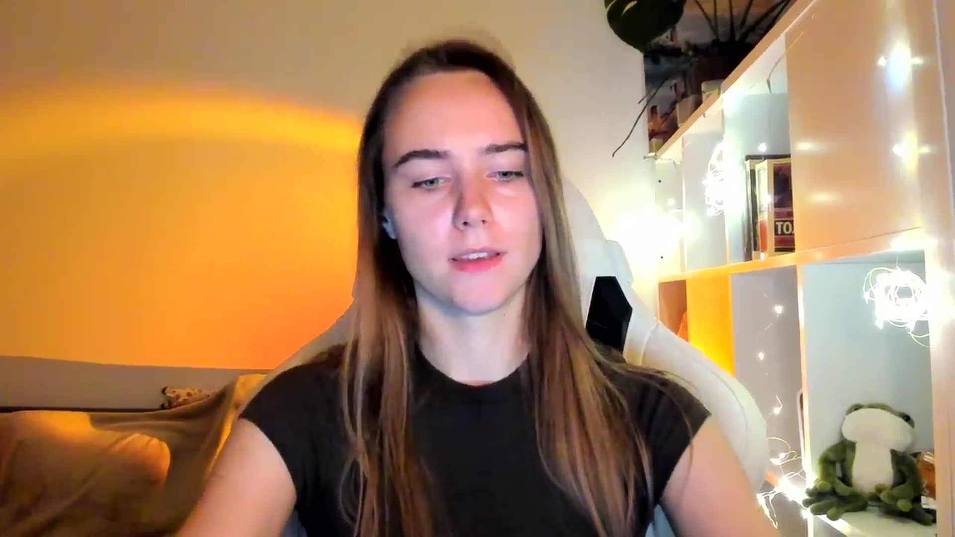 Gallery image thumbnail from OhAlisa's myfreecams stream on, 10/03/2025, 17:57 image 7 of 20