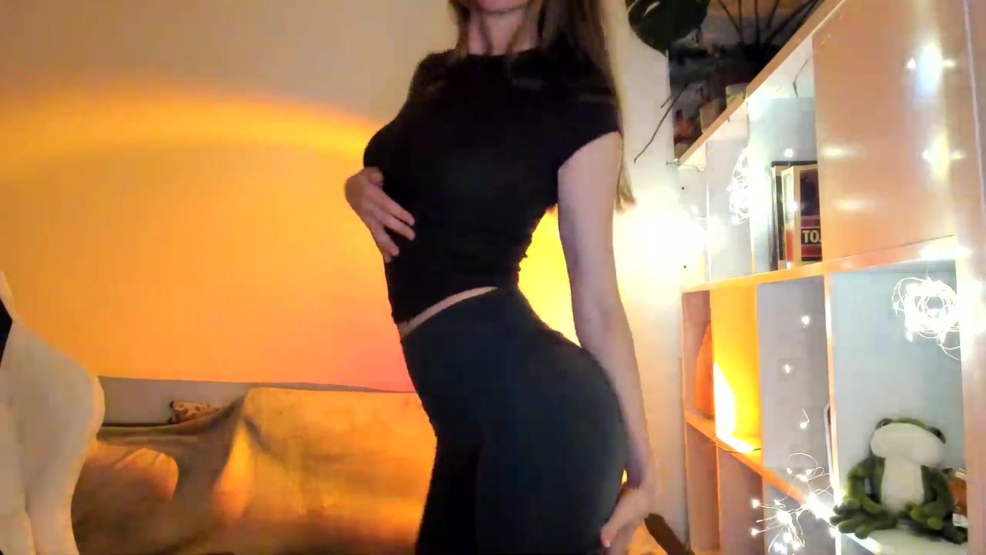 Gallery image thumbnail from OhAlisa's myfreecams stream on, 10/03/2025, 17:57 image 15 of 20