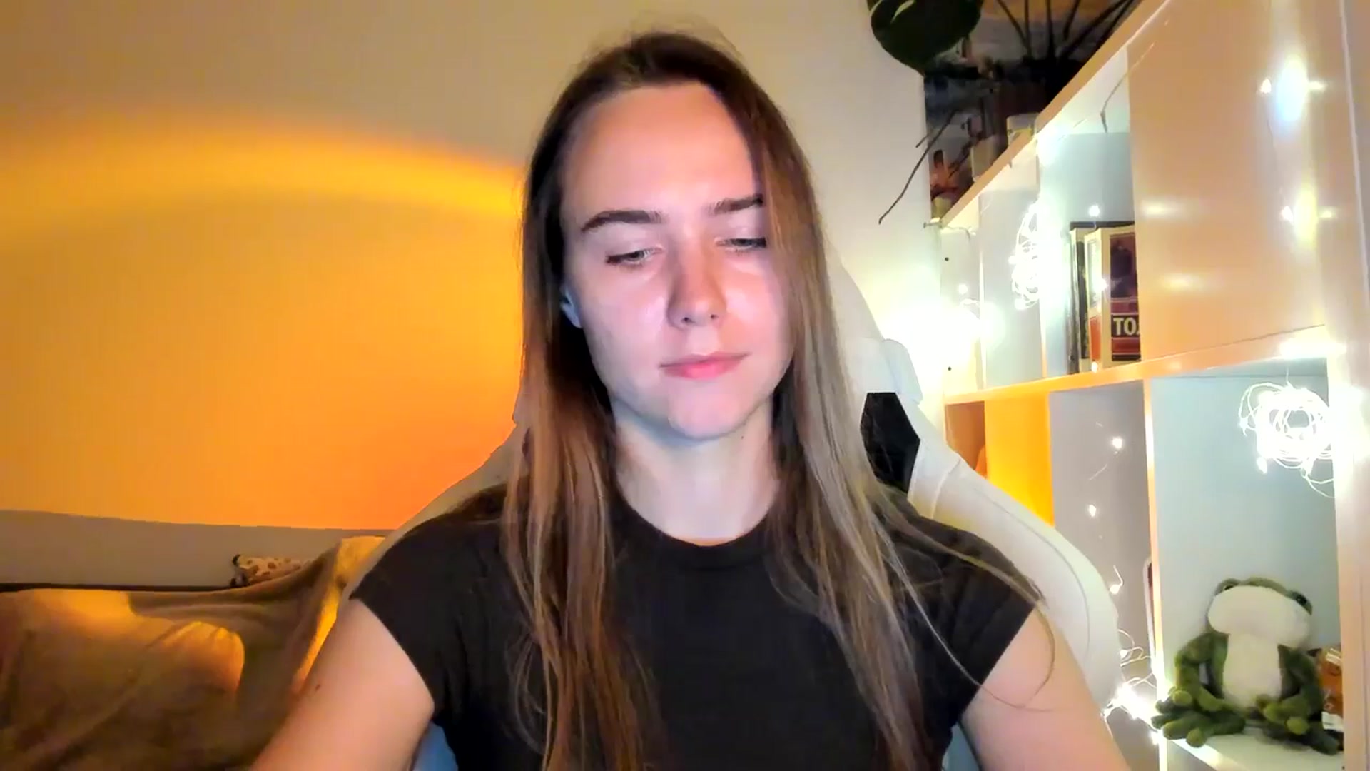 Gallery image thumbnail from OhAlisa's myfreecams stream on, 10/03/2025, 17:57 image 4 of 20