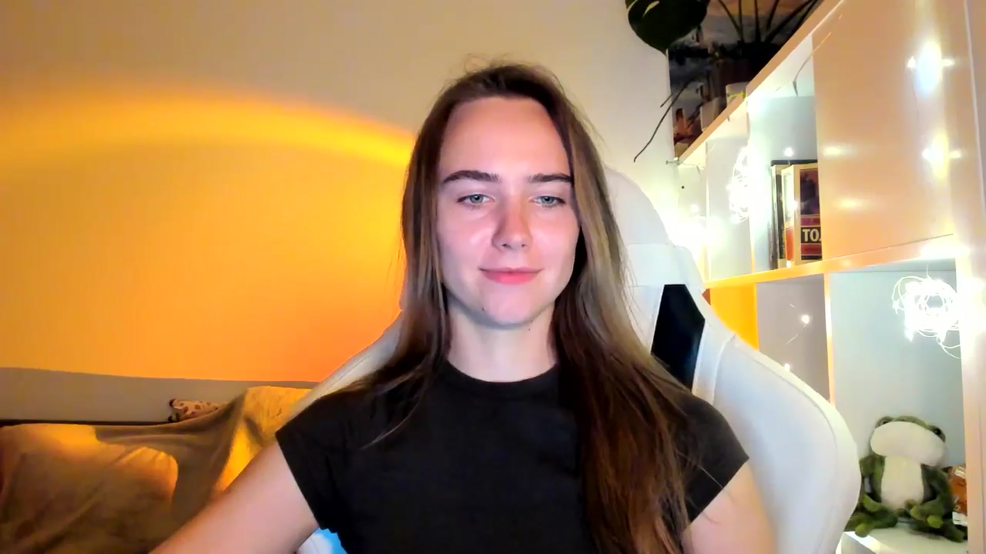Gallery image thumbnail from OhAlisa's myfreecams stream on, 10/03/2025, 17:57 image 20 of 20