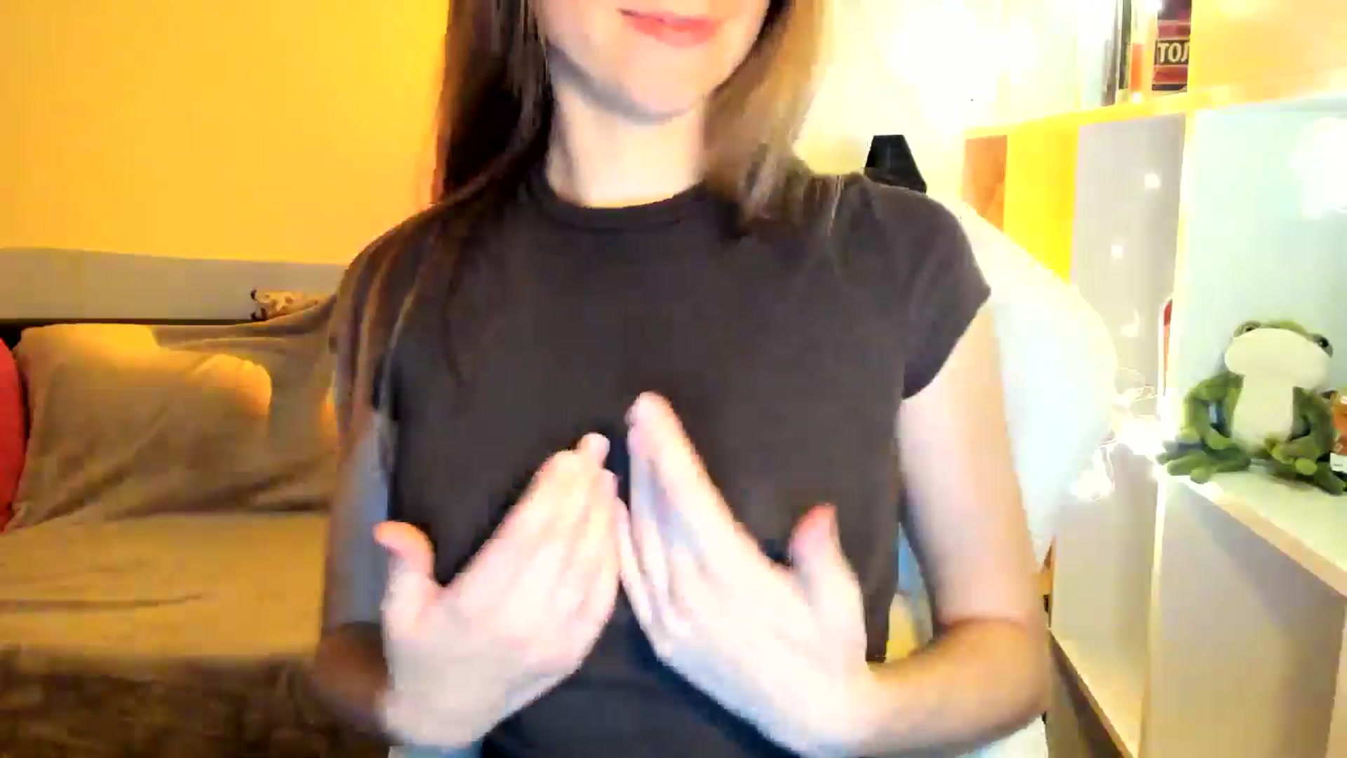 Gallery image thumbnail from OhAlisa's myfreecams stream on, 10/03/2025, 18:39 image 6 of 20