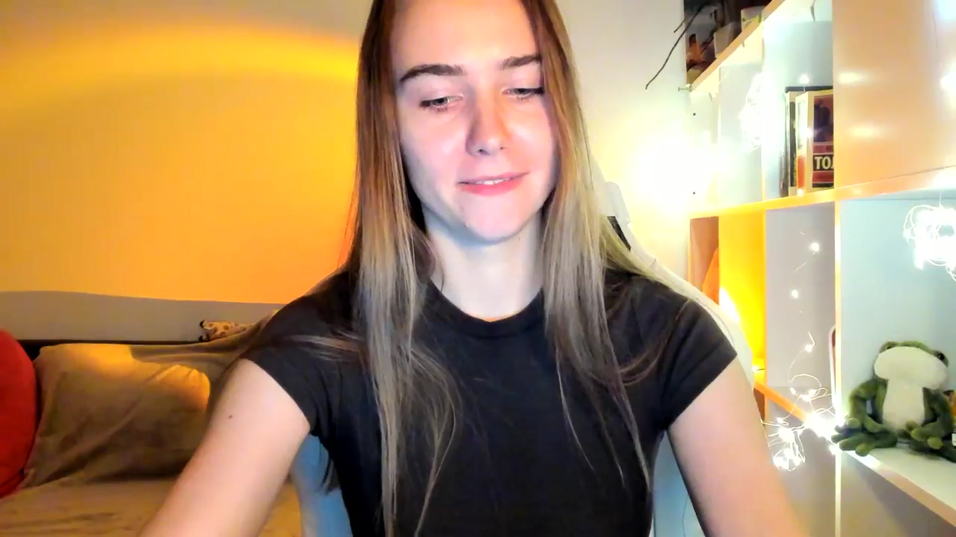 Gallery image thumbnail from OhAlisa's myfreecams stream on, 10/03/2025, 18:39 image 9 of 20