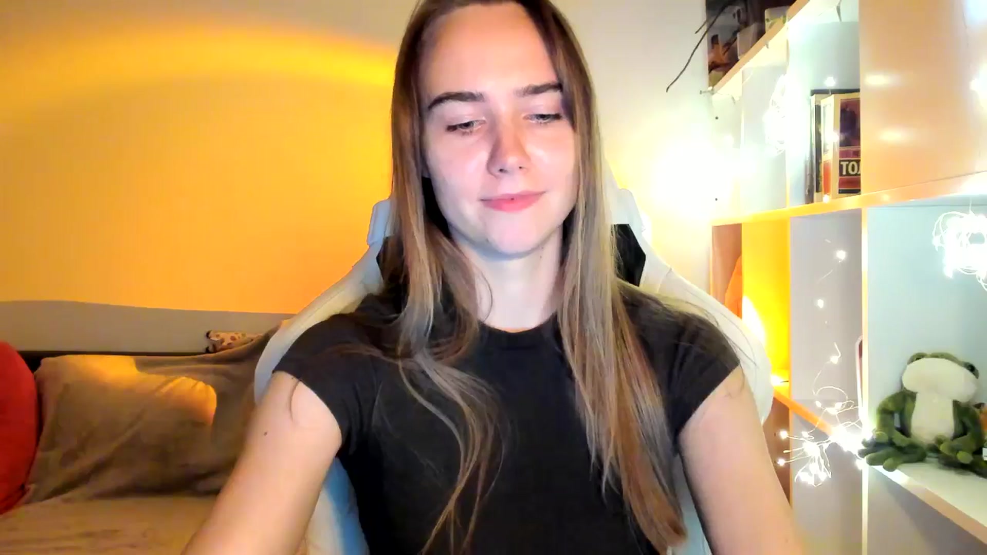 Gallery image thumbnail from OhAlisa's myfreecams stream on, 10/03/2025, 18:39 image 12 of 20