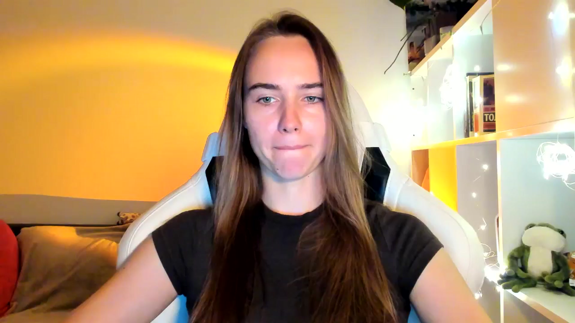 Gallery image thumbnail from OhAlisa's myfreecams stream on, 10/03/2025, 18:39 image 2 of 20
