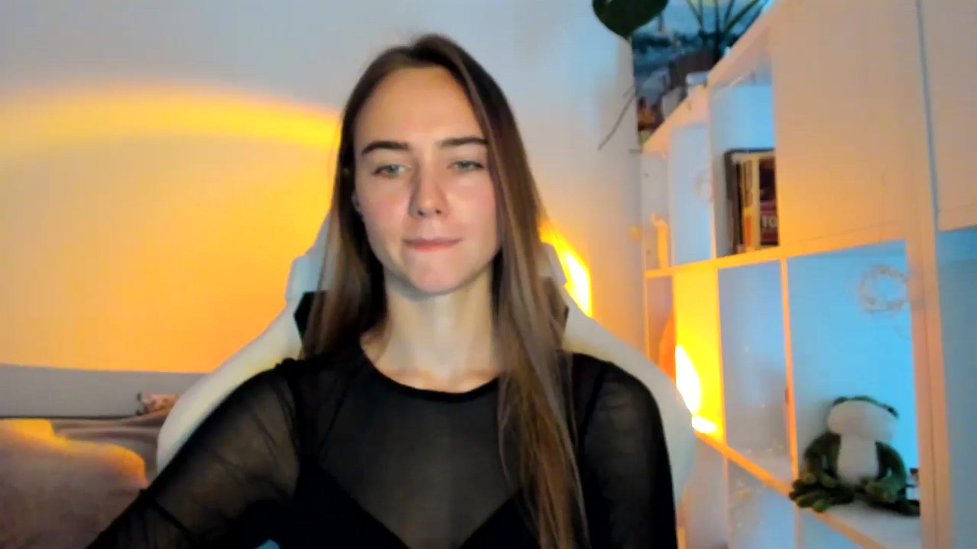 Gallery image thumbnail from OhAlisa's myfreecams stream on, 10/04/2025, 13:00 image 7 of 20