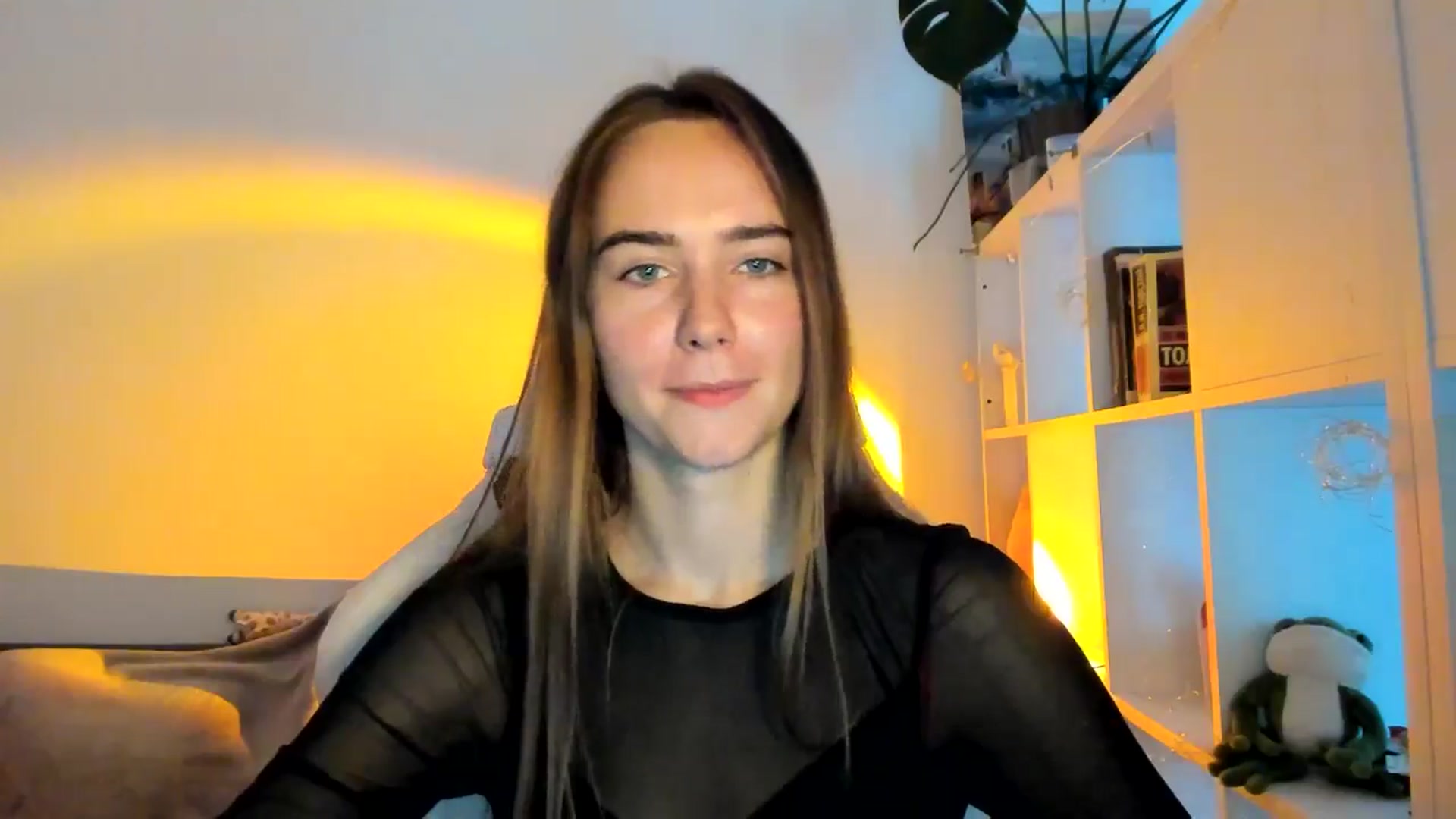 Gallery image thumbnail from OhAlisa's myfreecams stream on, 10/04/2025, 13:00 image 18 of 20