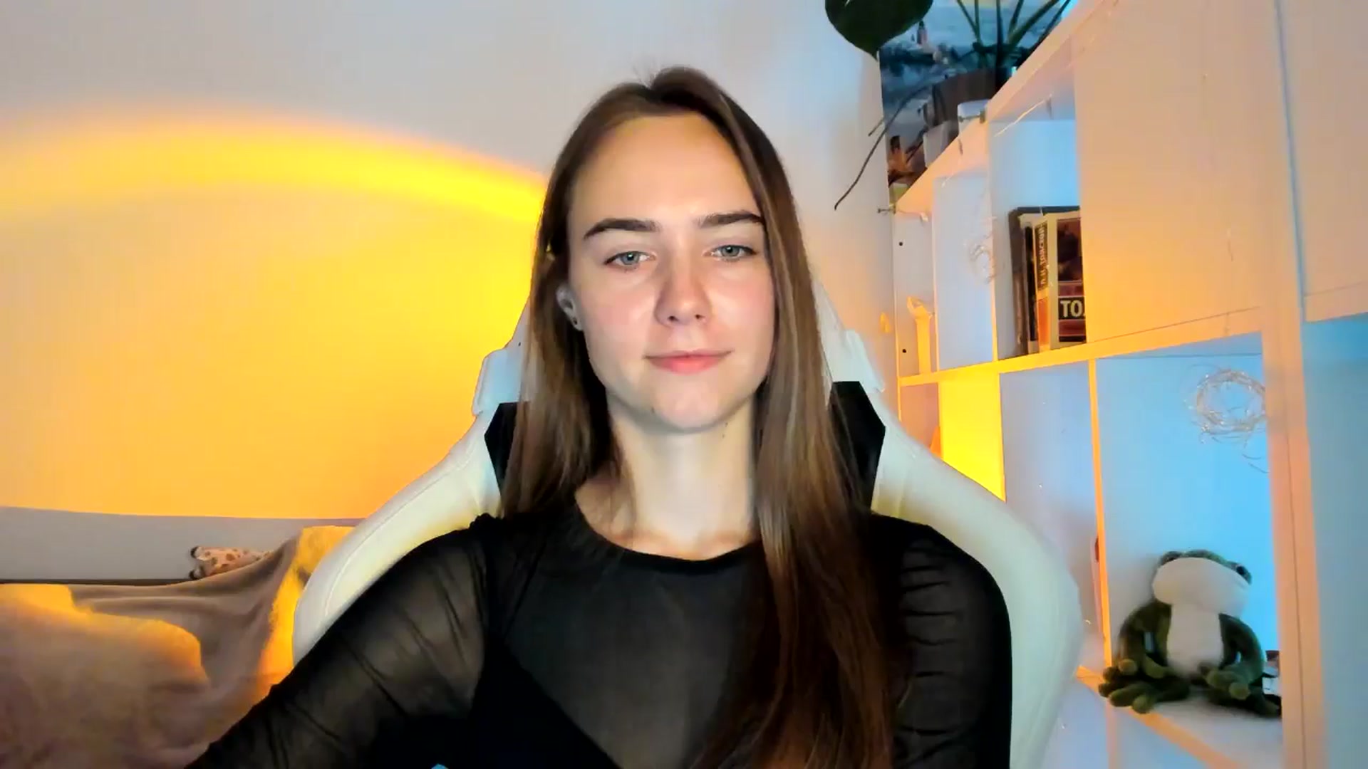 Gallery image thumbnail from OhAlisa's myfreecams stream on, 10/04/2025, 13:00 image 9 of 20