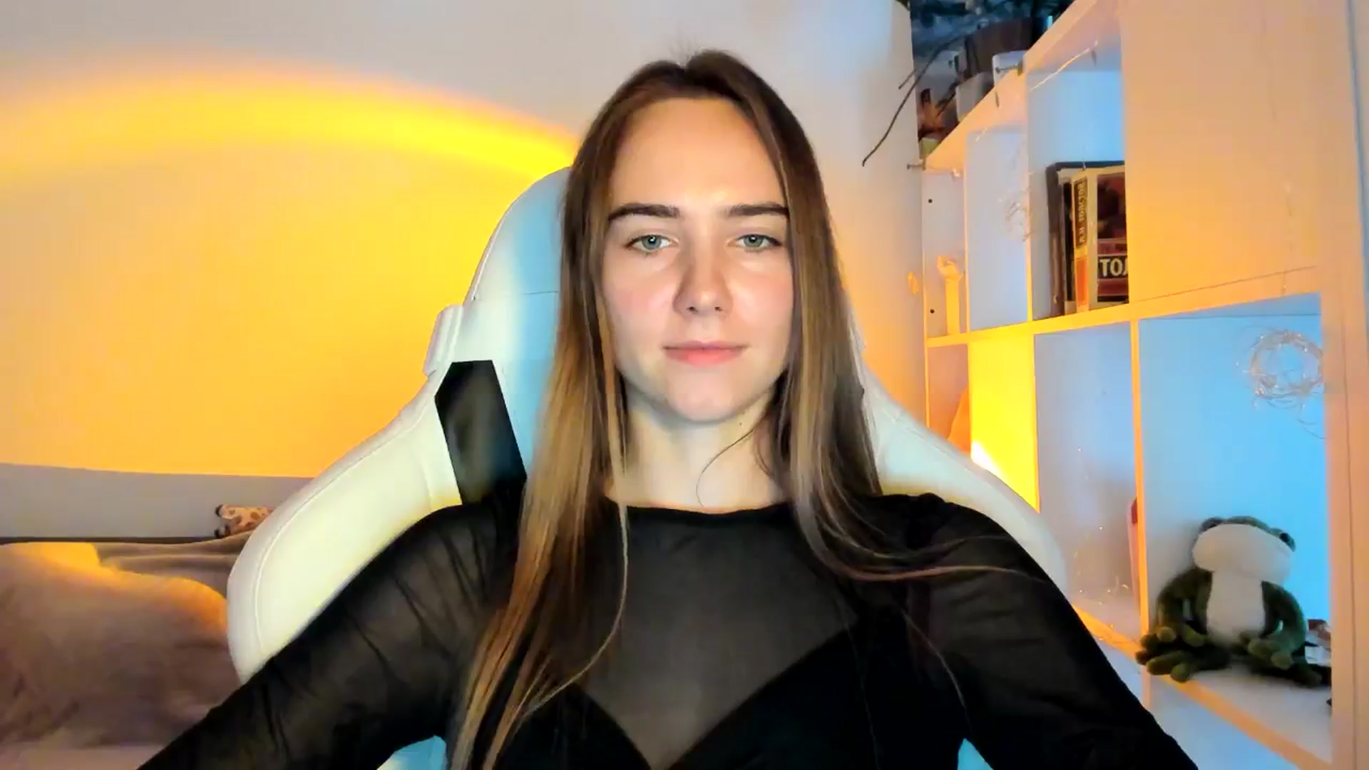 Gallery image thumbnail from OhAlisa's myfreecams stream on, 10/04/2025, 13:00 image 20 of 20