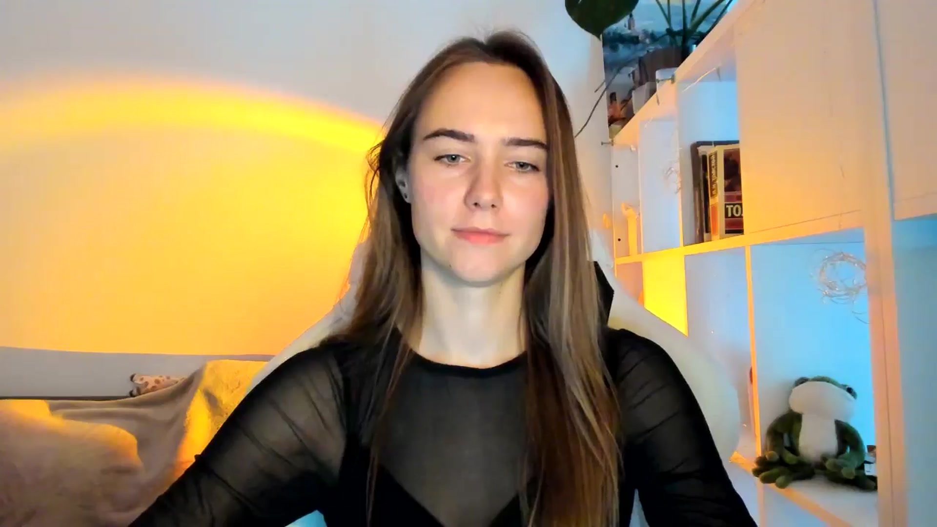 Gallery image thumbnail from OhAlisa's myfreecams stream on, 10/04/2025, 13:00 image 10 of 20