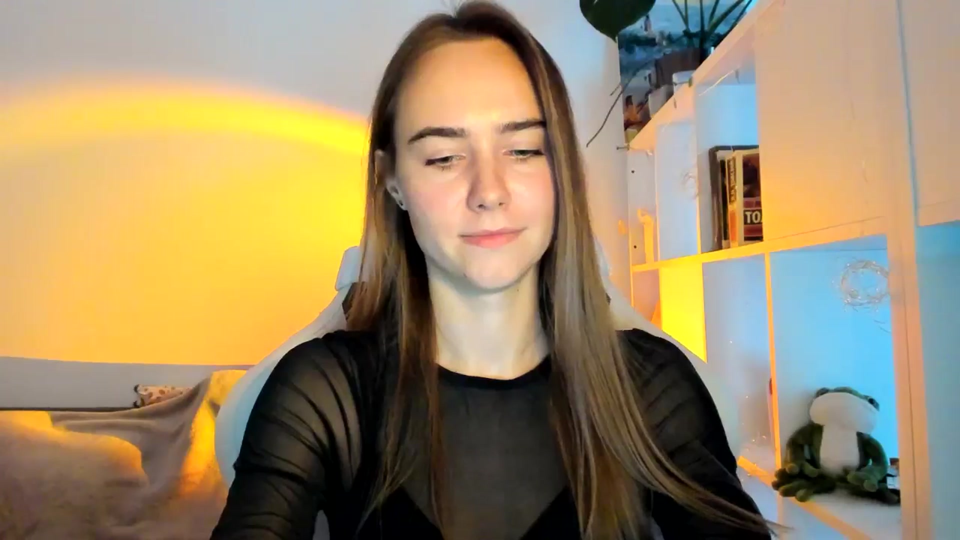 Gallery image thumbnail from OhAlisa's myfreecams stream on, 10/04/2025, 13:00 image 11 of 20
