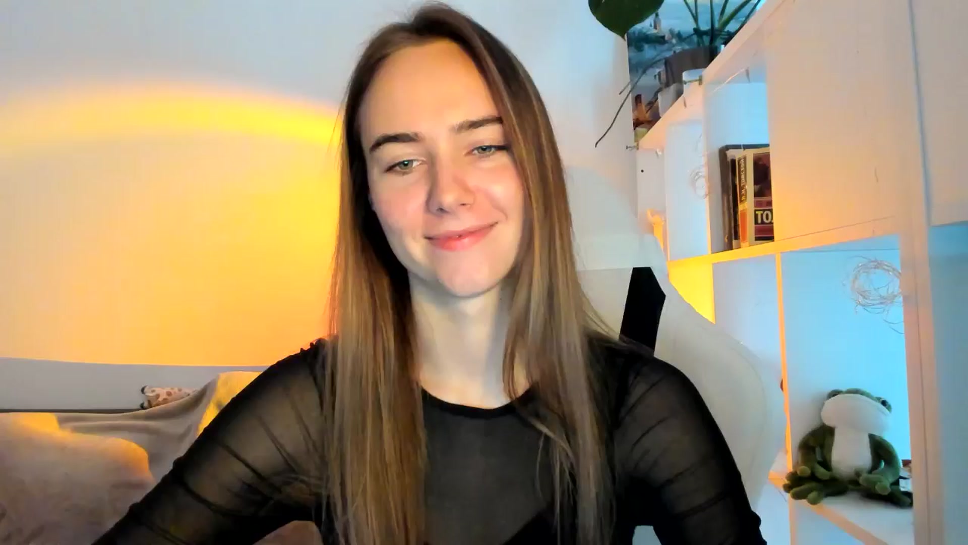 Gallery image thumbnail from OhAlisa's myfreecams stream on, 10/04/2025, 13:00 image 1 of 20
