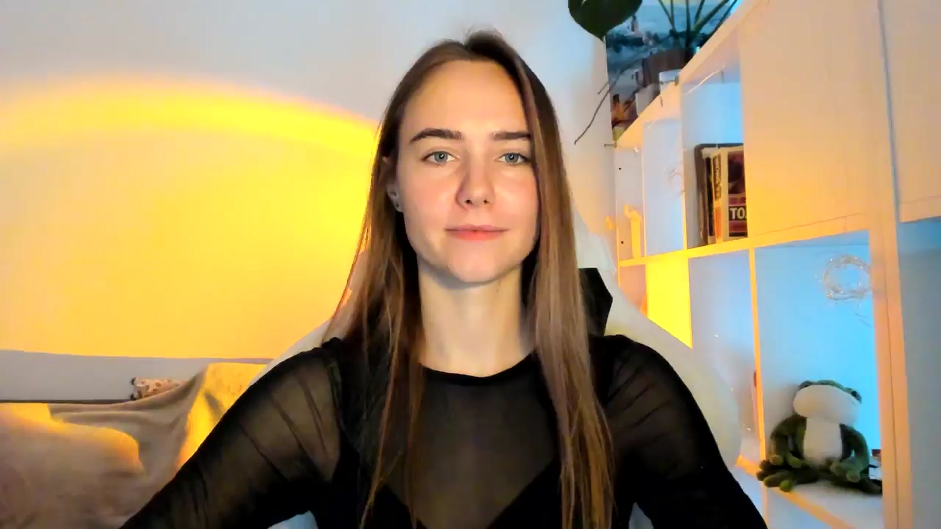 Gallery image thumbnail from OhAlisa's myfreecams stream on, 10/04/2025, 13:00 image 12 of 20